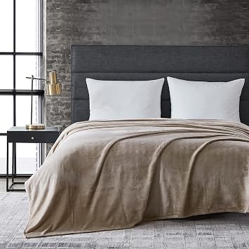 Kenneth Cole Reaction Fleece Blanket