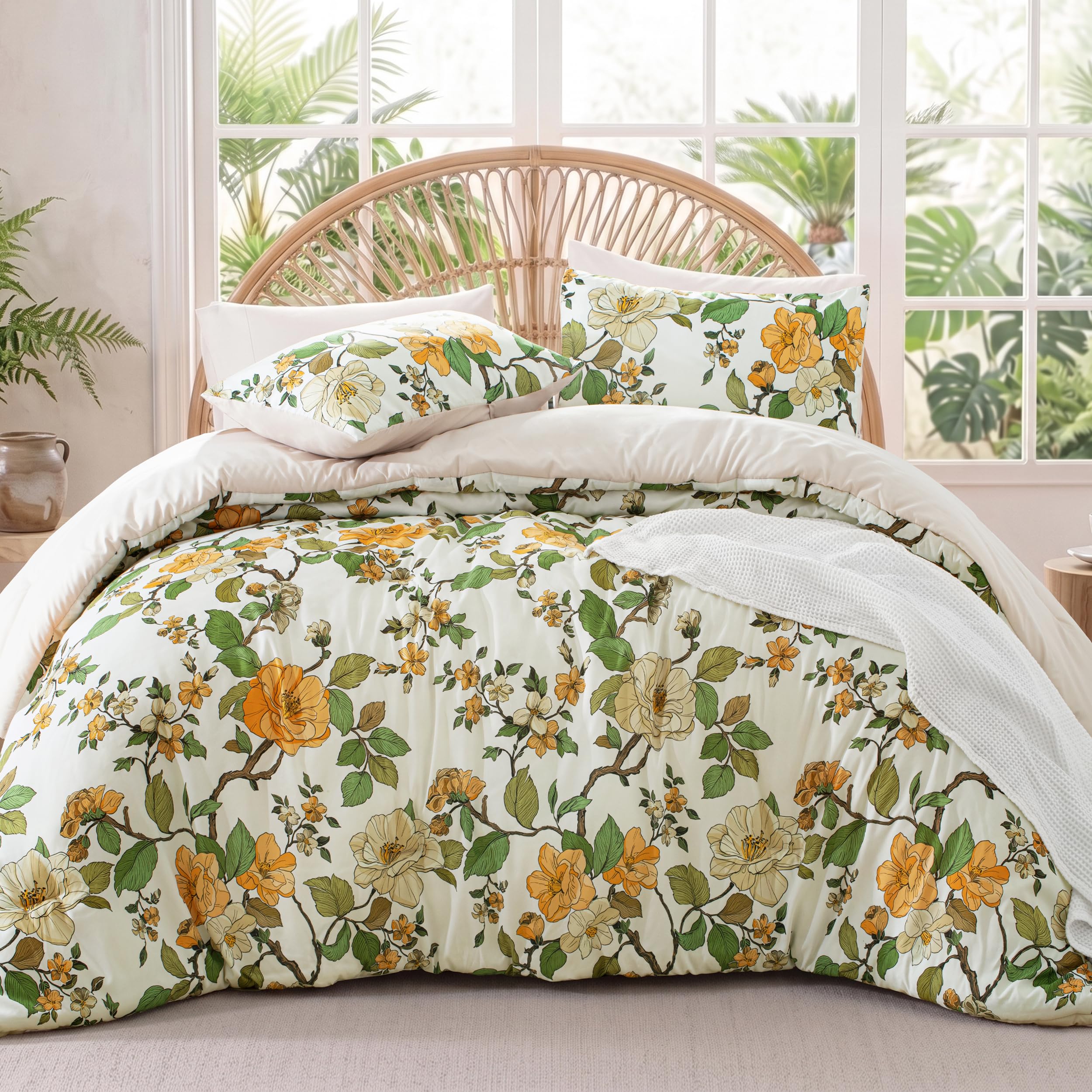 Exclusivo Mezcla Coverless Duvet Set with 2 Pillowcases, 7.5 Tog Double Size Reversible Duvet All Seasons with Flower Pattern, Lightweight and Warm, Yellow