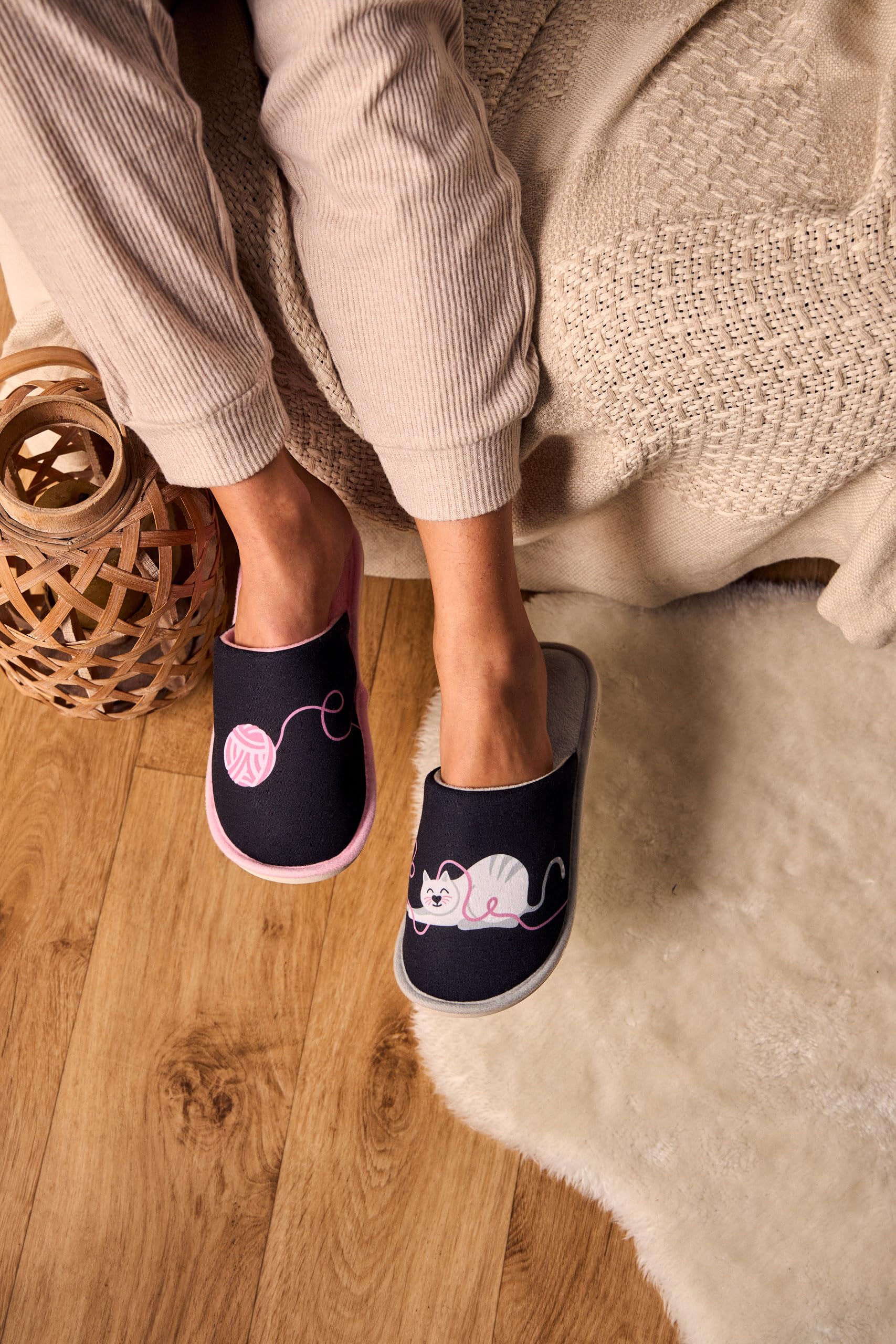Dedoles Pantofole Donna Uomo & Bambini Ciabatte Memory Foam con tanti Design Unicorno Gatti Caffè Musica Regalo