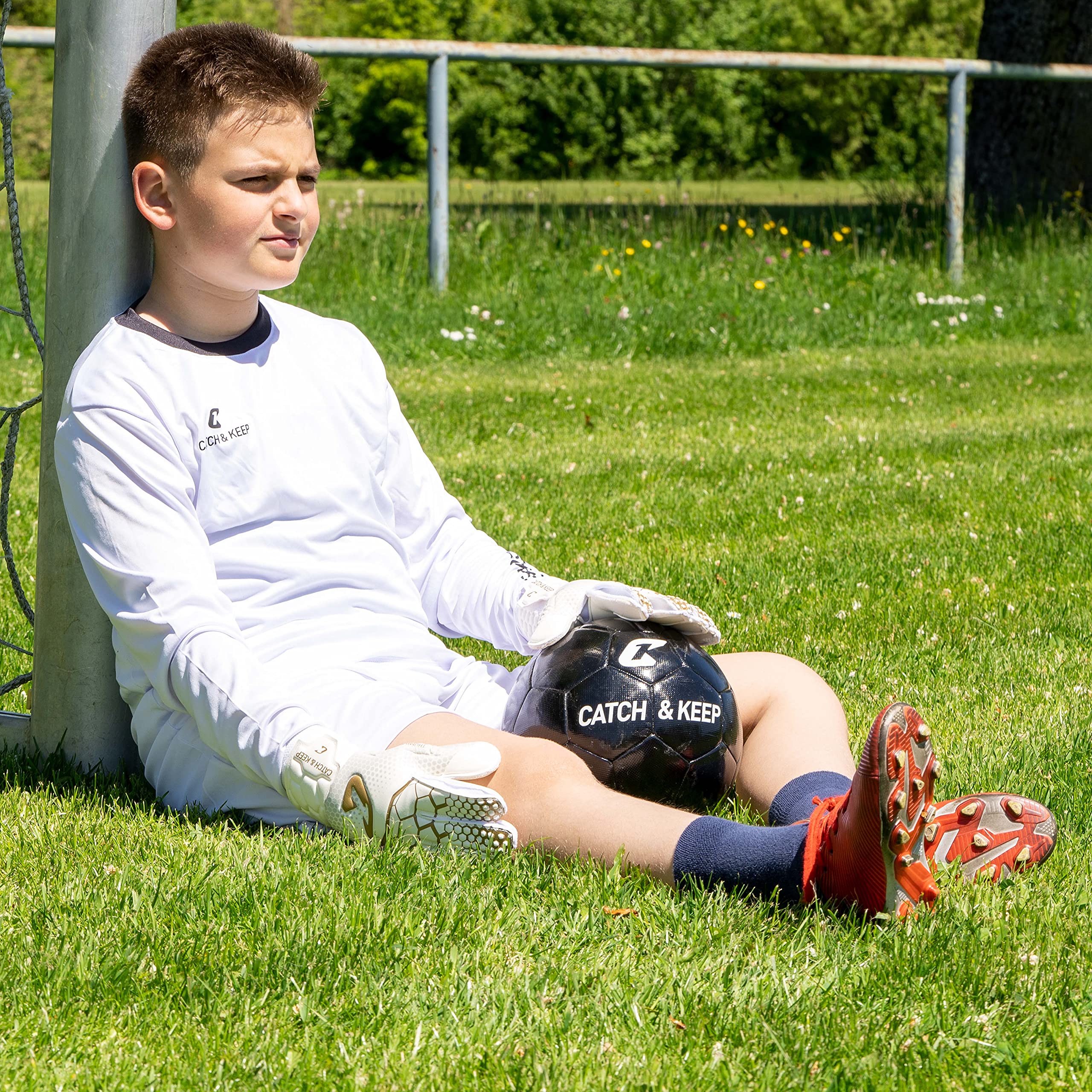 CATCH & KEEP Guanti da portiere Kralle Junior Pro 3.0 - Guanti portiere bambino - Falcon Grip ultra forte - Ottima vestibilità per bambini (4, Oro/Bianco)