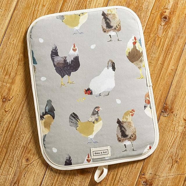 Blake & Bull Insulated Hob Cover for use with Rayburn '600' series range cooker - 'Chickens' design. Made in the UK with 100% Cotton. Includes Hanging Loop.