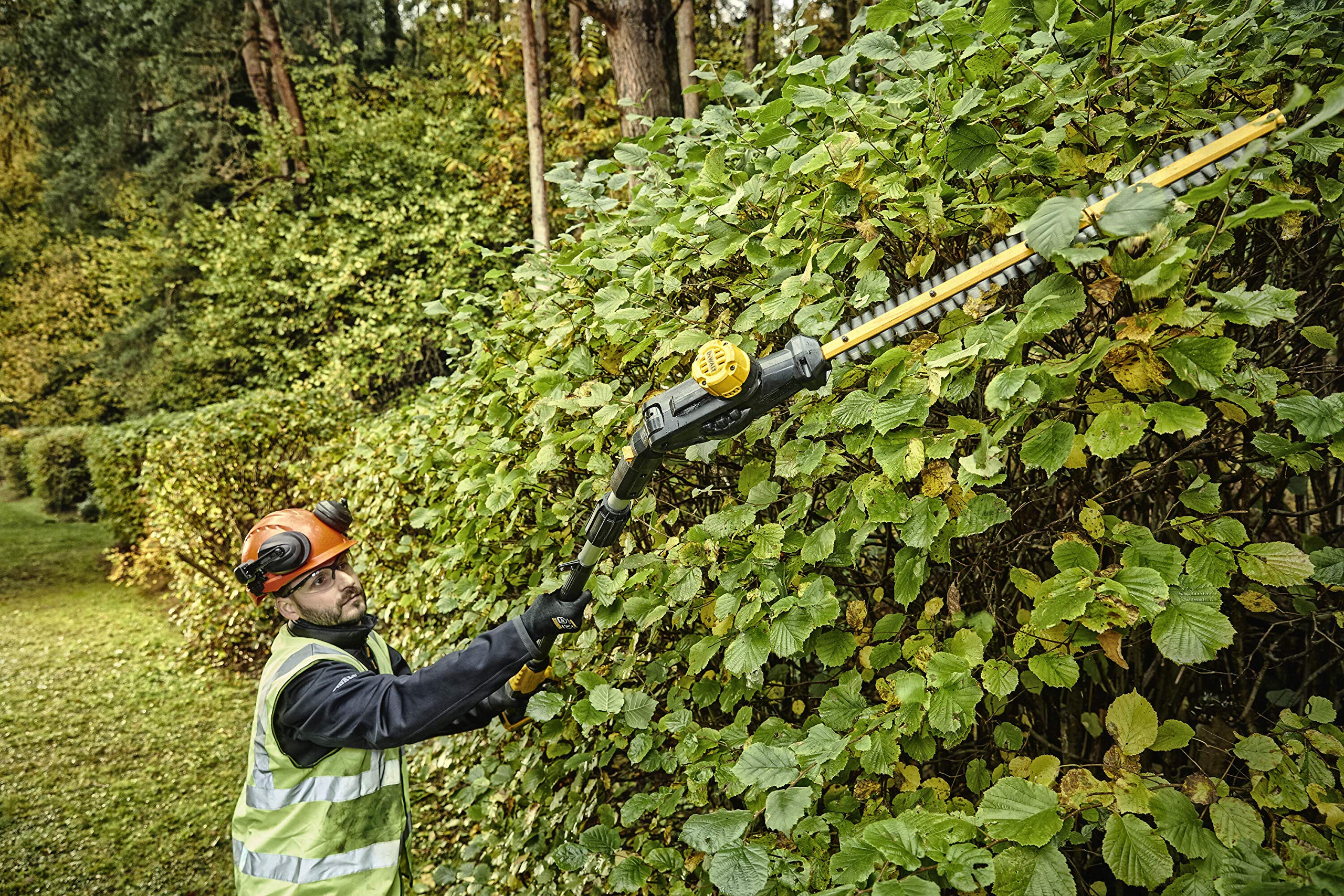 DEWALT - XR 18V bürstenlose Stabheckenschere mit Akku - Schnittleistung 25 mm - Geschwindigkeit 2800 cps/min - Schnittleistung 75min/Ladung - DCMPH566P1-QW