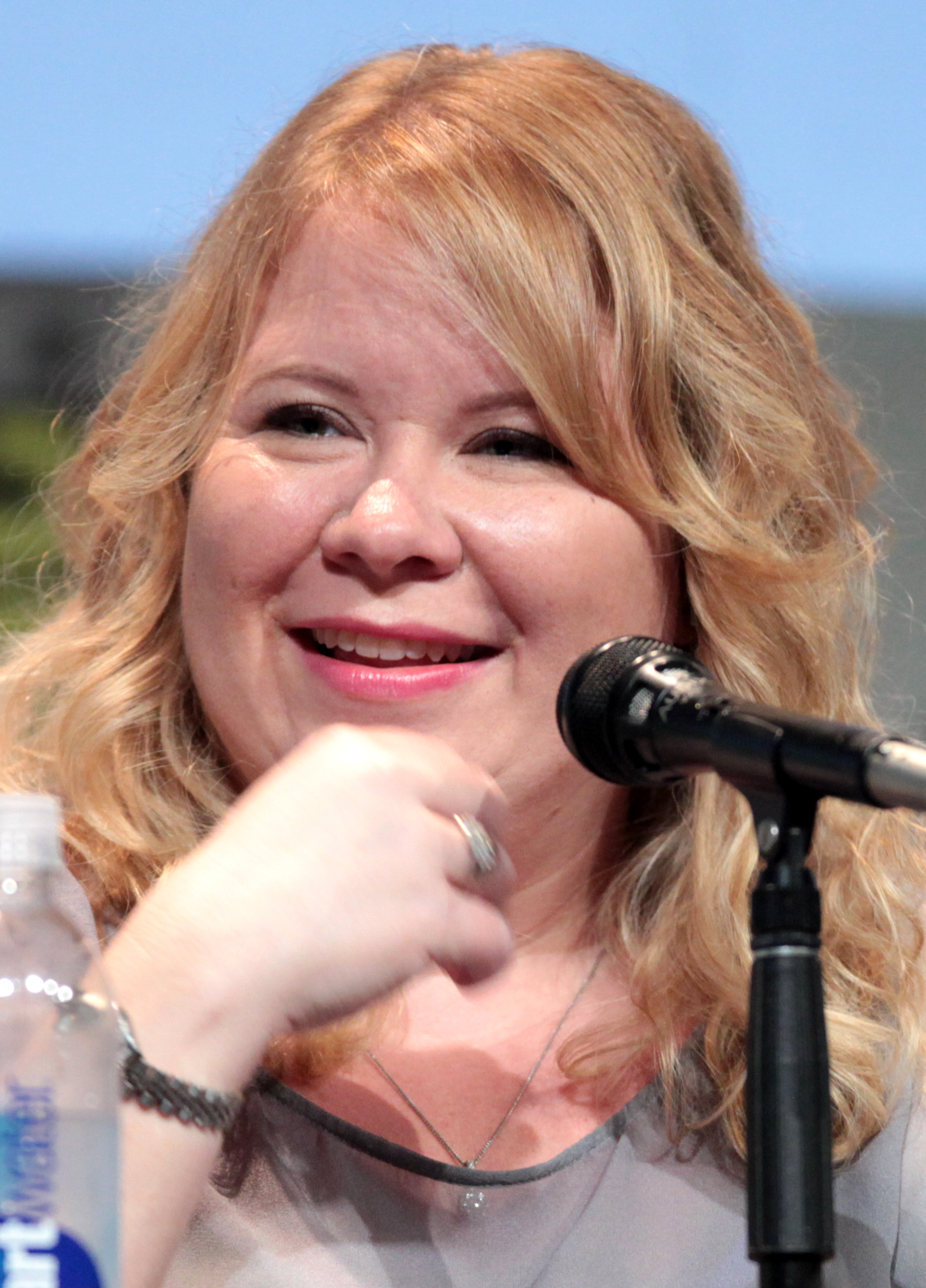 amazon-es-julie-plec-books-biography-latest-update