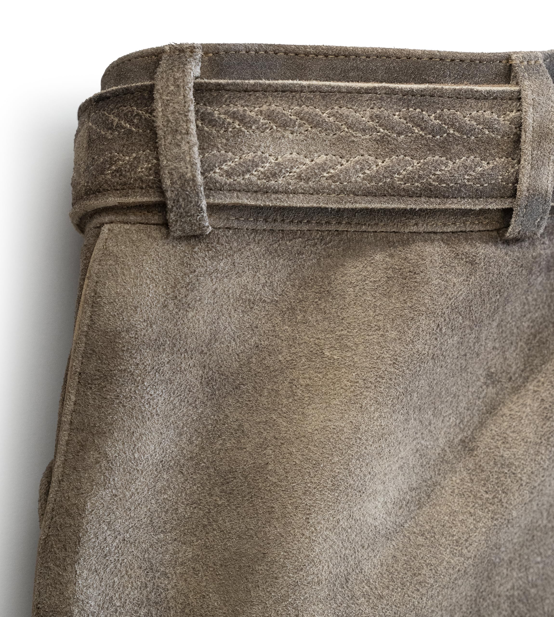 Schöneberger Trachten Couture Herren Lederhose kurz mit Trachtengürtel, Antik Trachtenhose für Oktoberfest aus Original Nubukleder, Wiesnbock