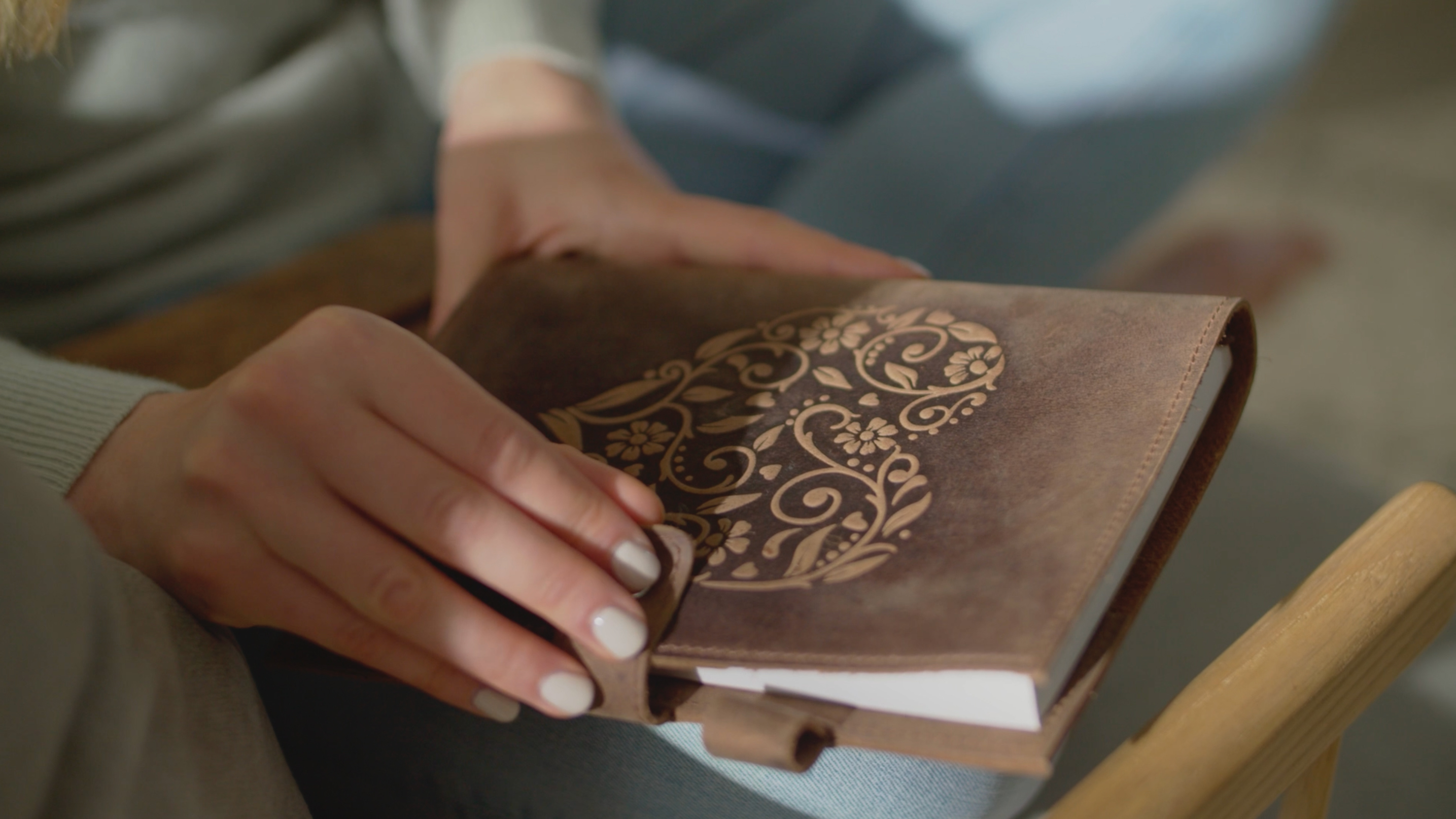 Refillable Leather Journal Lined Notebook – Journals For Women With Embossed Heart Shape – Handmade Genuine Leather Notebook With Pen Holder – Includes Premium-Milled A5 Lined Paper & Silver Pen