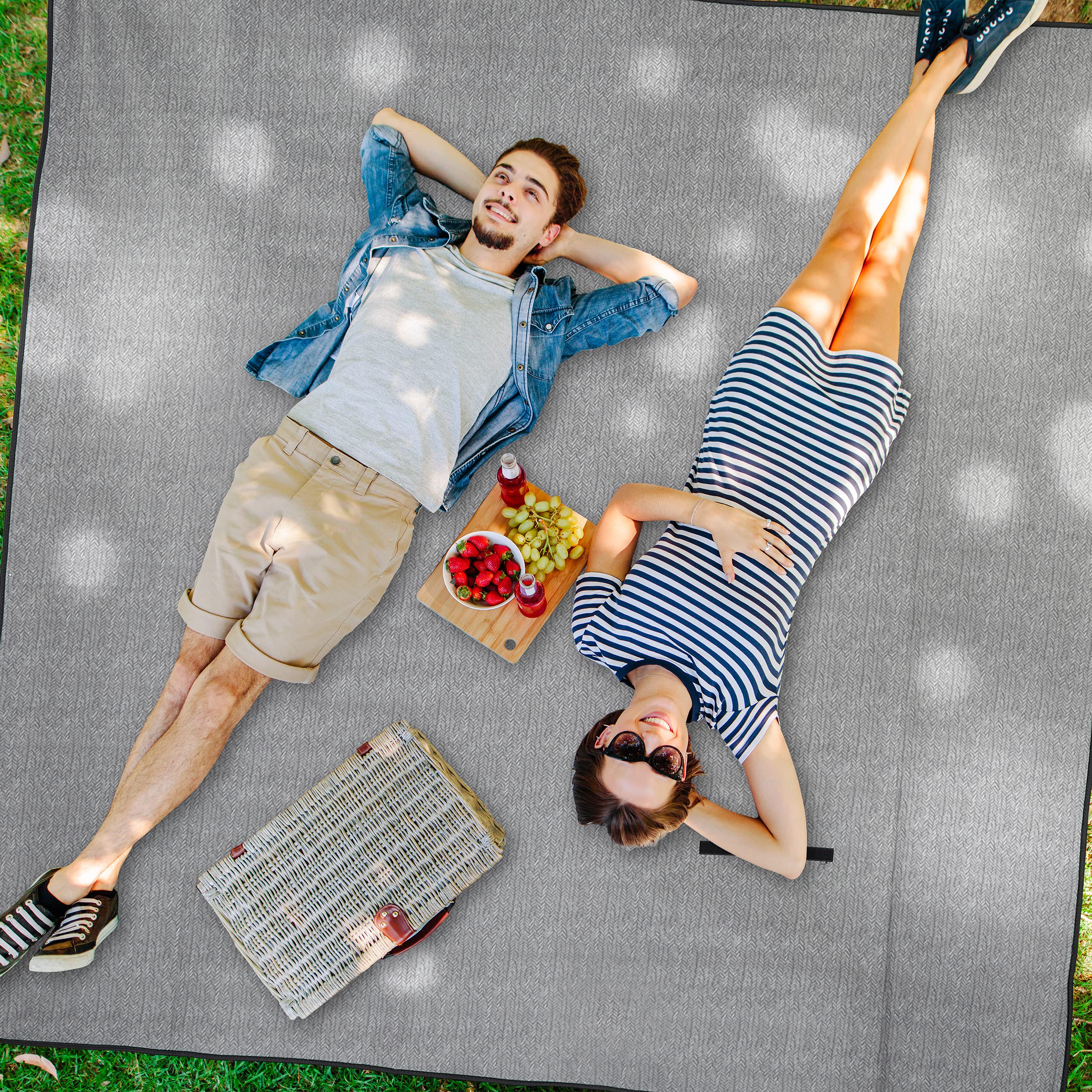 relaxdays Couverture Pique-Nique XXL, 200x200 cm, Tapis de Plage Polaire, Isolation Thermique, imperméable, Anse, Gris