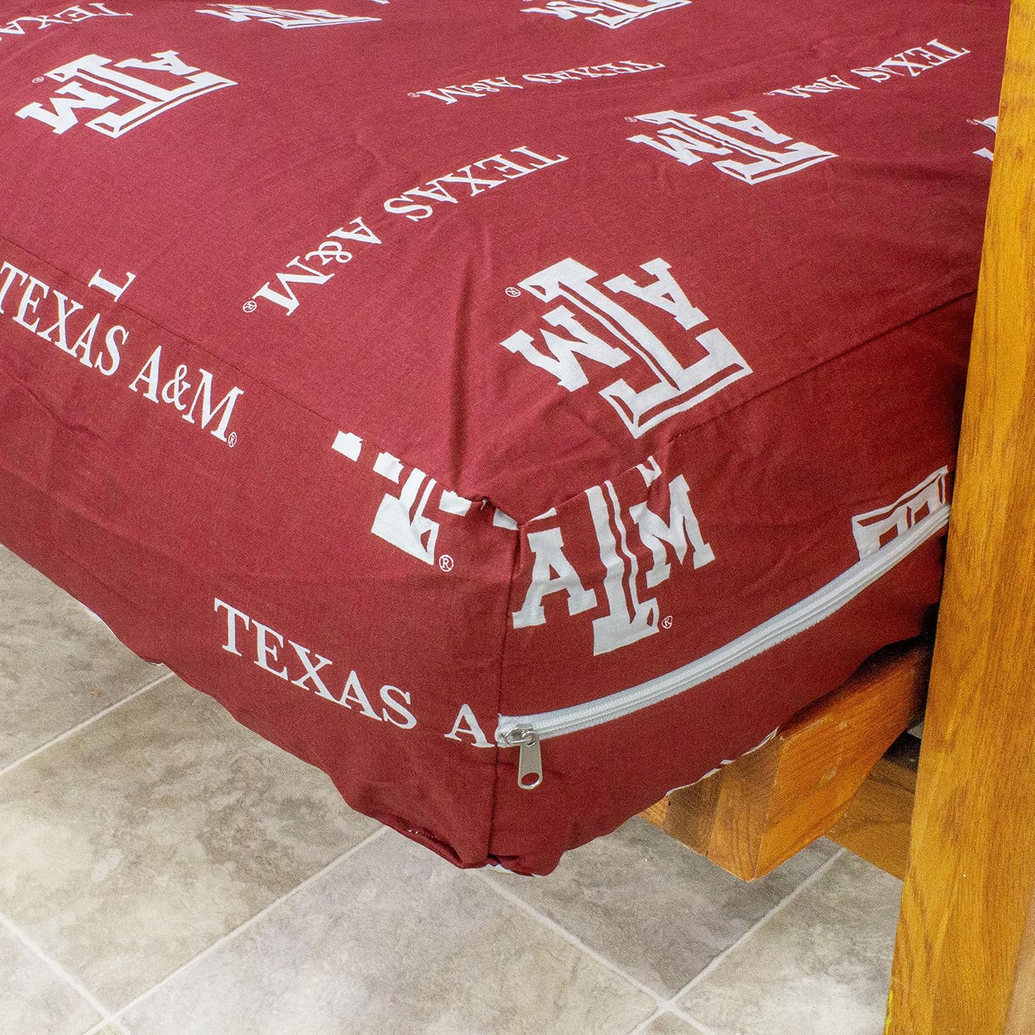 College Covers Everything Comfy Texas A&M Aggies Futon Cover, Full (54" x 76" x 6") Size Fits 6" and 8" Mats