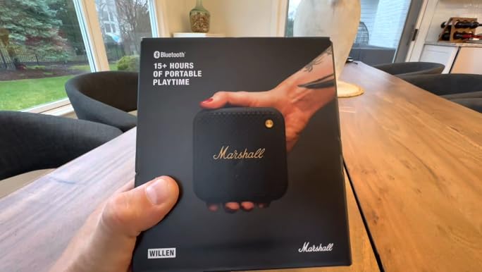 Marshall - mt Marshall　Willen Black and Brass　ブラック Willen, a small wireless speaker with high-quality sound