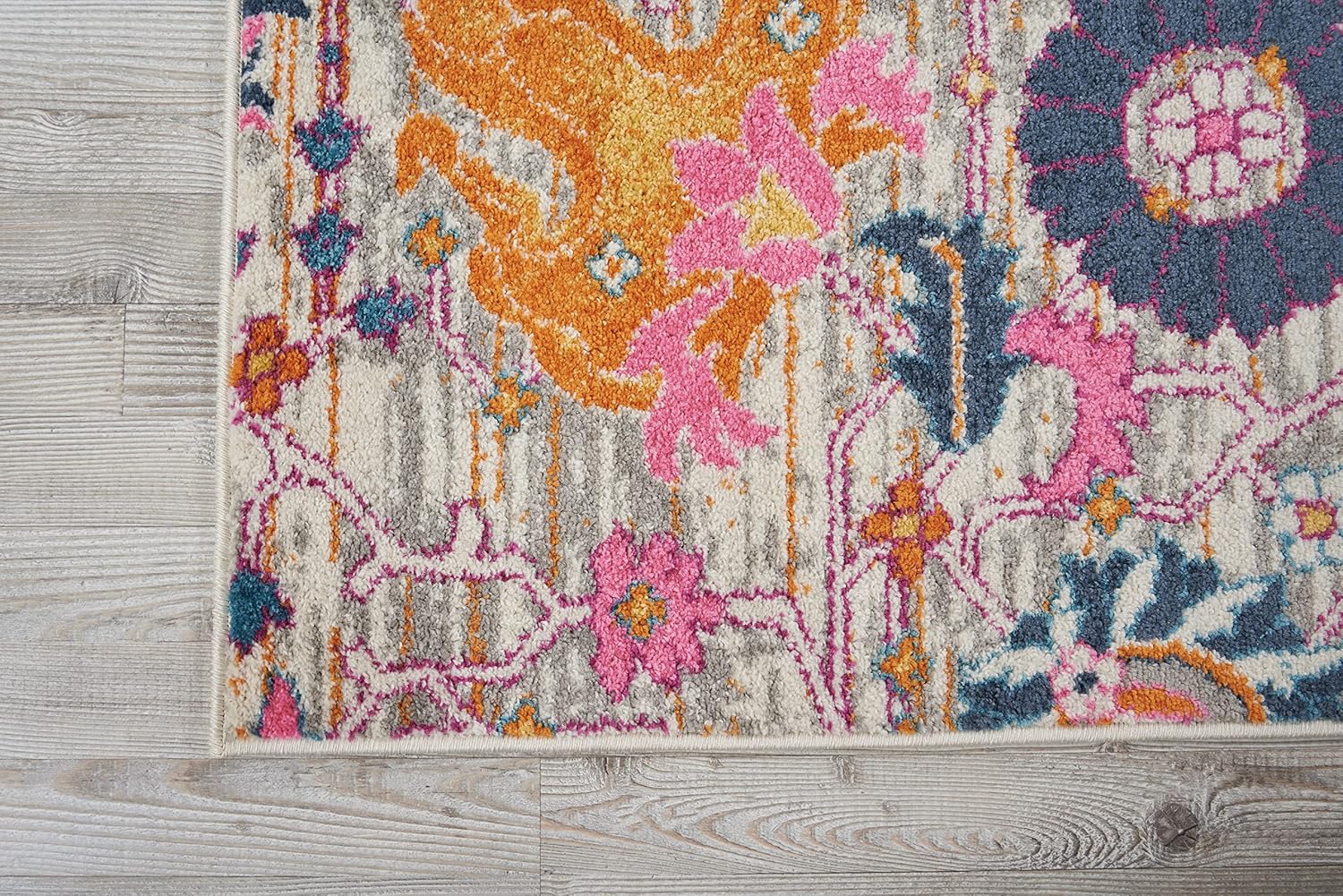 Seductive Silver Floral 9' x 12' Hand-Knotted Synthetic Rug