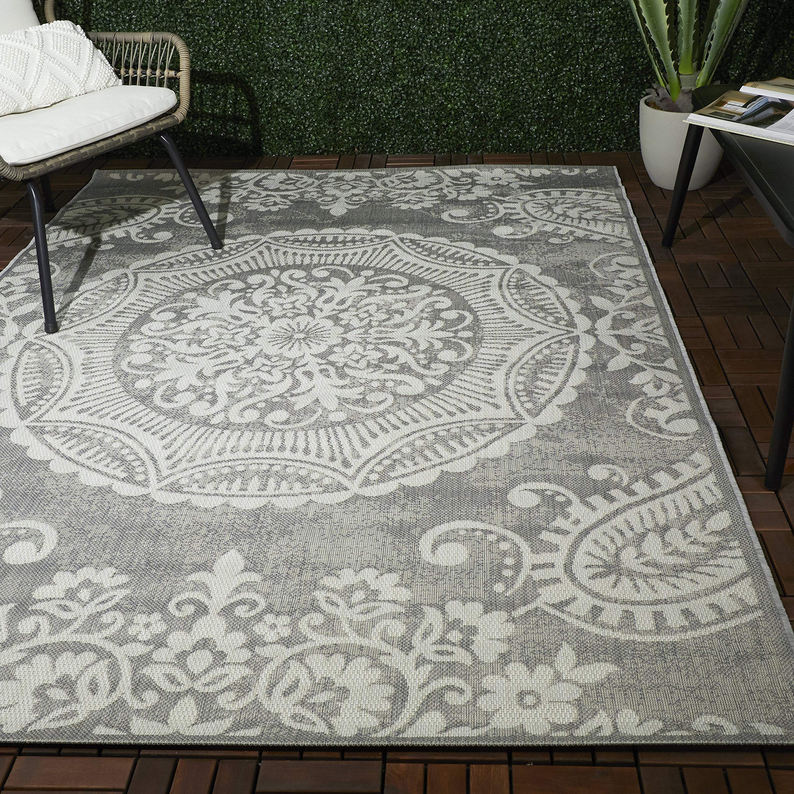 Townley Medallion Flatweave Indoor/Outdoor Area Rug