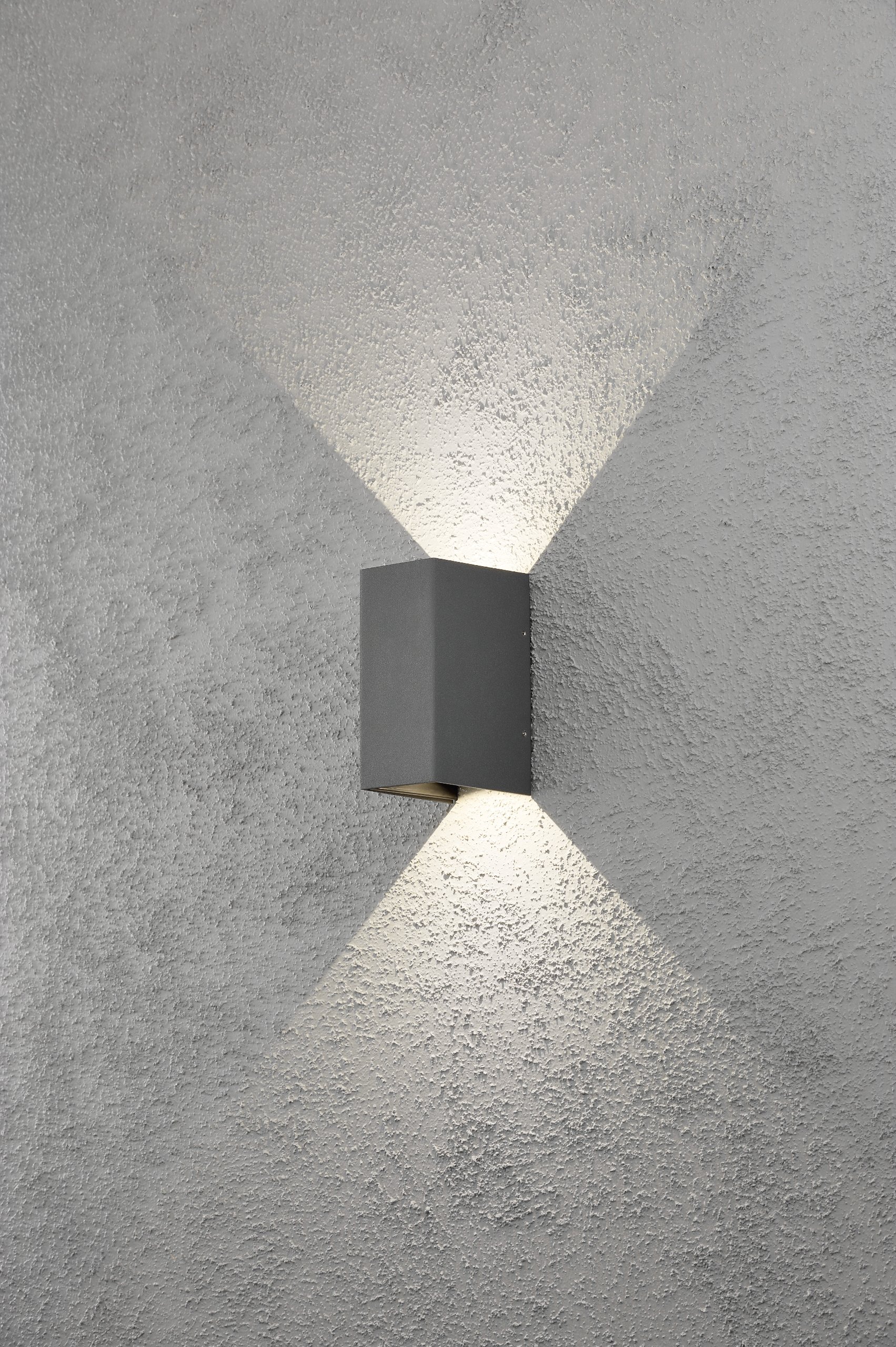 Gnosjö Konstsmide Cremona lampa ścienna LED up i down, szerokość 8 cm głębokość 11 cm wysokość 17 cm, 2x 3 W, IP54, aluminium, antracyt 7940-370