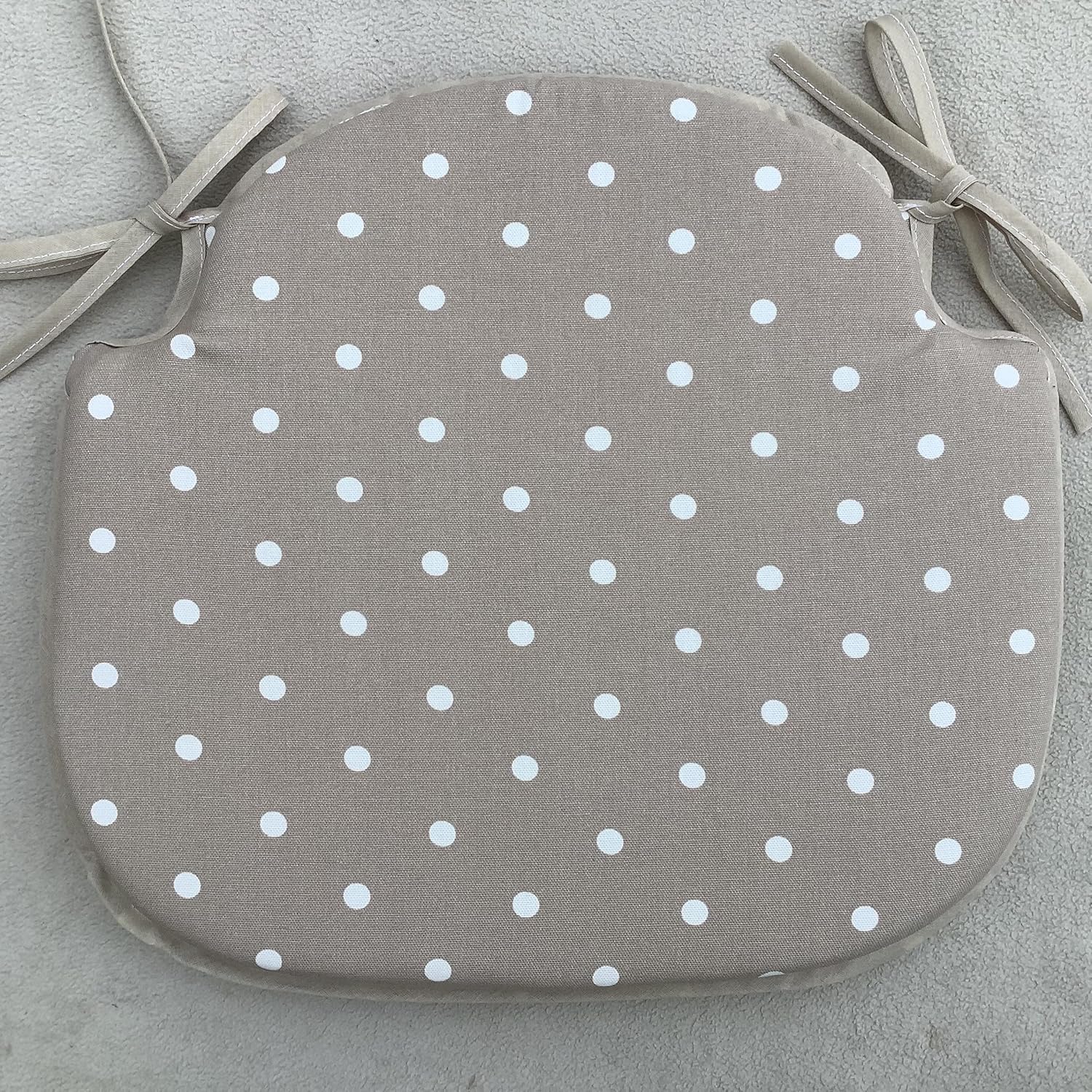 SET OF 4 TAUPE POLKA DOT DESIGN SPINDLE BACK SHAPED CHAIR SEAT PADS