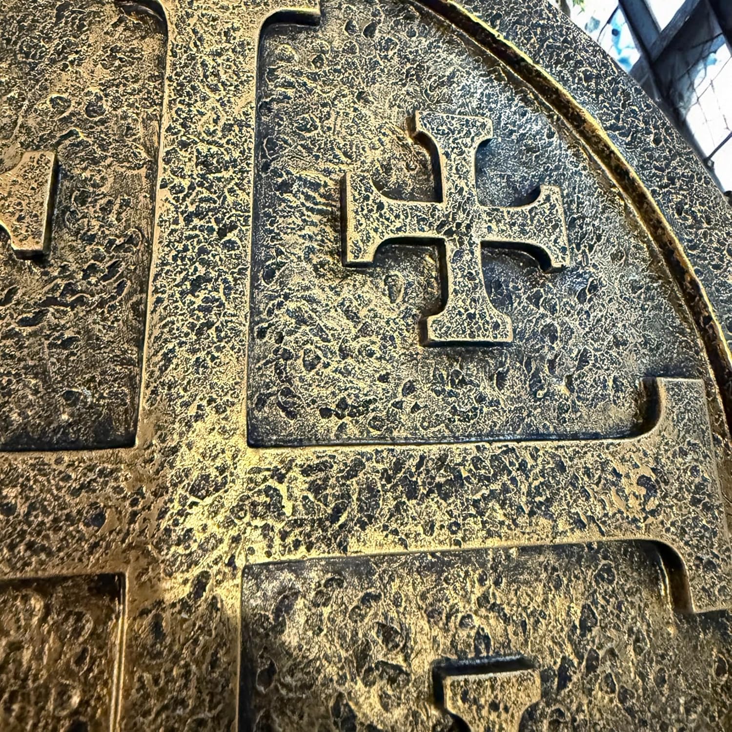 Top Brass Jerusalem Cross Wall Décor – 11 ½” Resin Plaque with Weathered Bronze Finish – Christian Home Décor religious Wall Art – Five Fold Crusader’s Sculpture