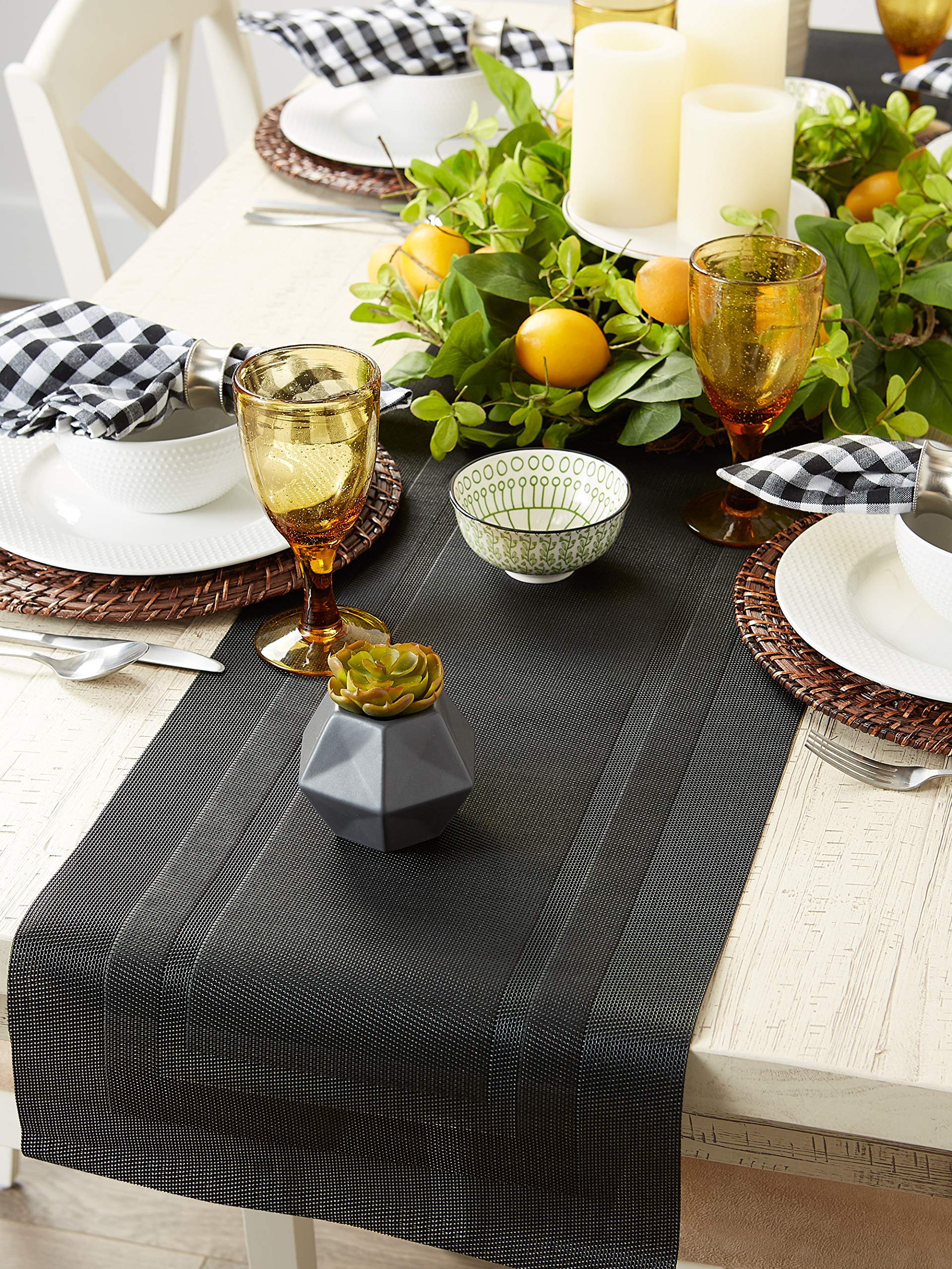 FAVE Runner Da Tavola In Vinile Intrecciato Nero Con Fili Dorati – 30,5 X 304,8 Cm, Resistente Al Calore, Impermeabile E Lavabile, Per Tavoli Da Pranzo E Cucina, Elegante E Moderno