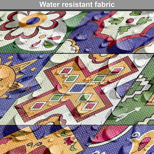 Vista 650 de Lunarable The Yard, tela azul real de The Yard, patrón de cerámica inspirado en el Medio Oriente estilo marroquí, estampado oriental, tela de satén