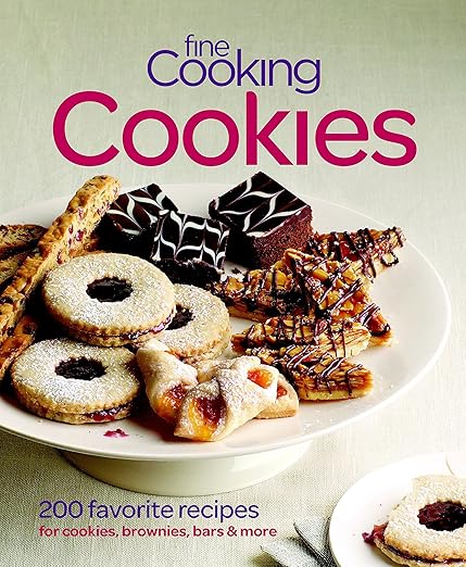 Fine Cooking Cookies: 200 Favorite Recipes for Cookies, Brownies, Bars & More