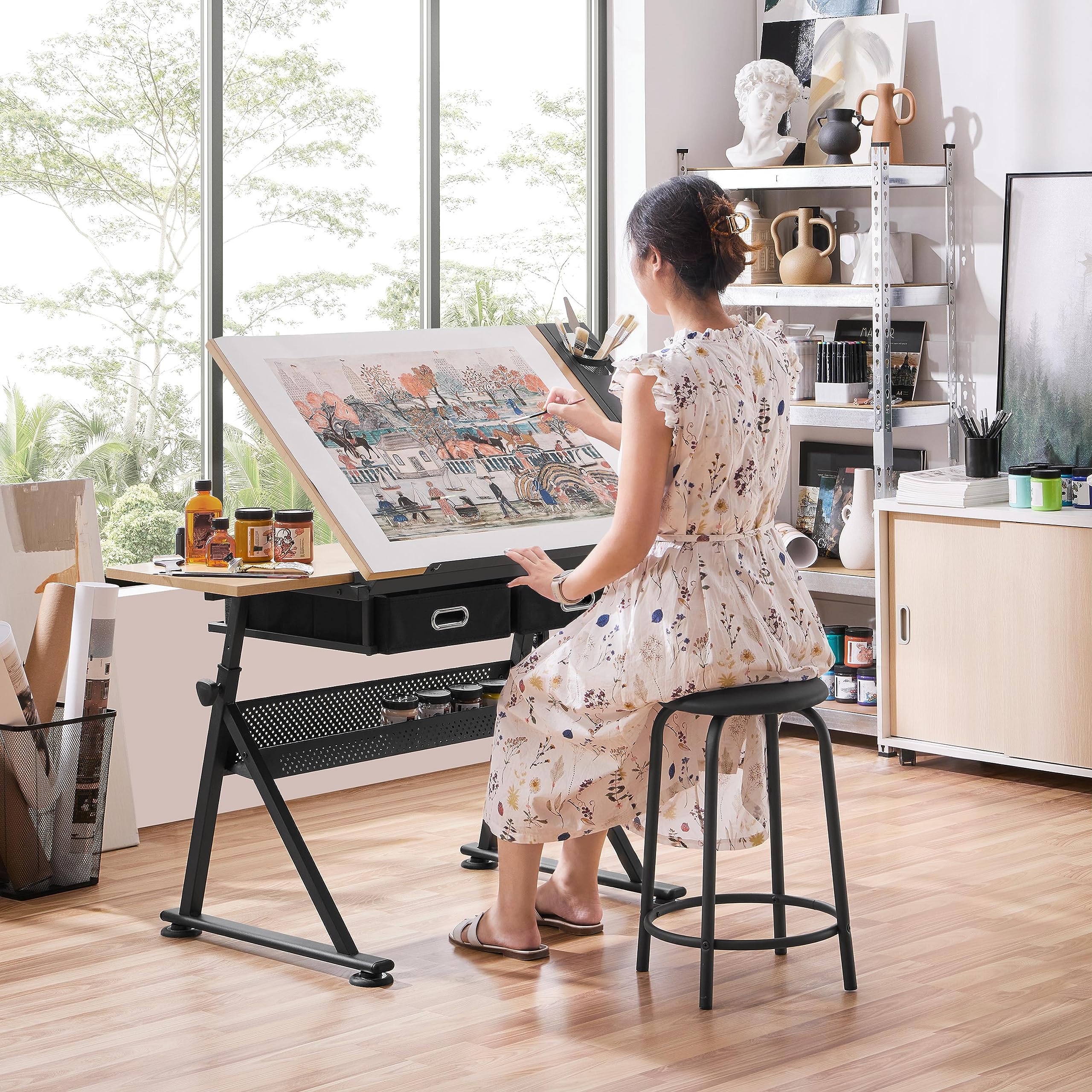 Abician Table à Dessin Inclinable avec Tabouret Bureau pour Dessinateur Réglable en Hauteur avec Rallonge Rétractable Compartiments à Crayons Table d’architecte Couleur Bois