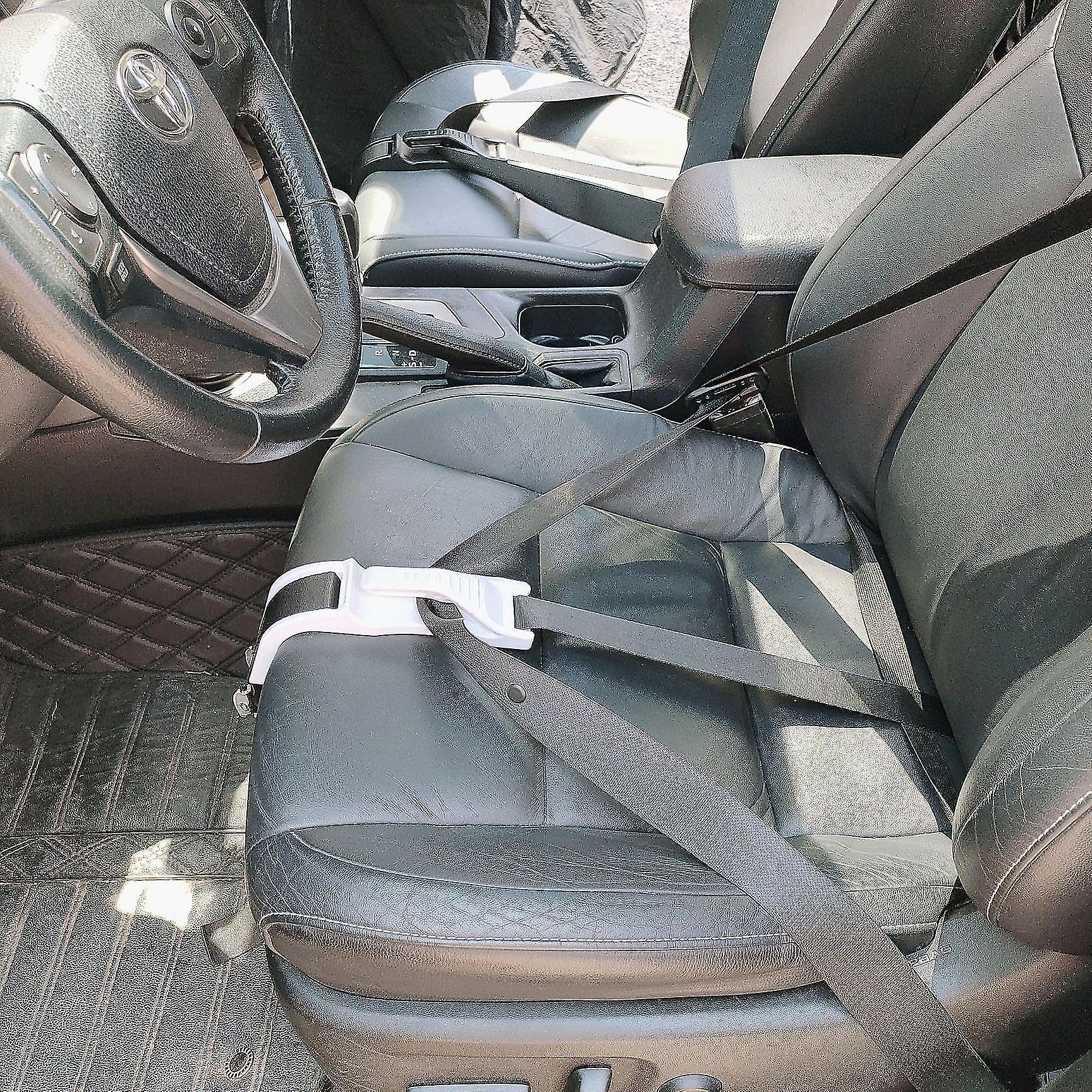 Auto Schwangere Frau für Frauen zum Schutz des Babys und Vermeidung von Dehnung des Bauches