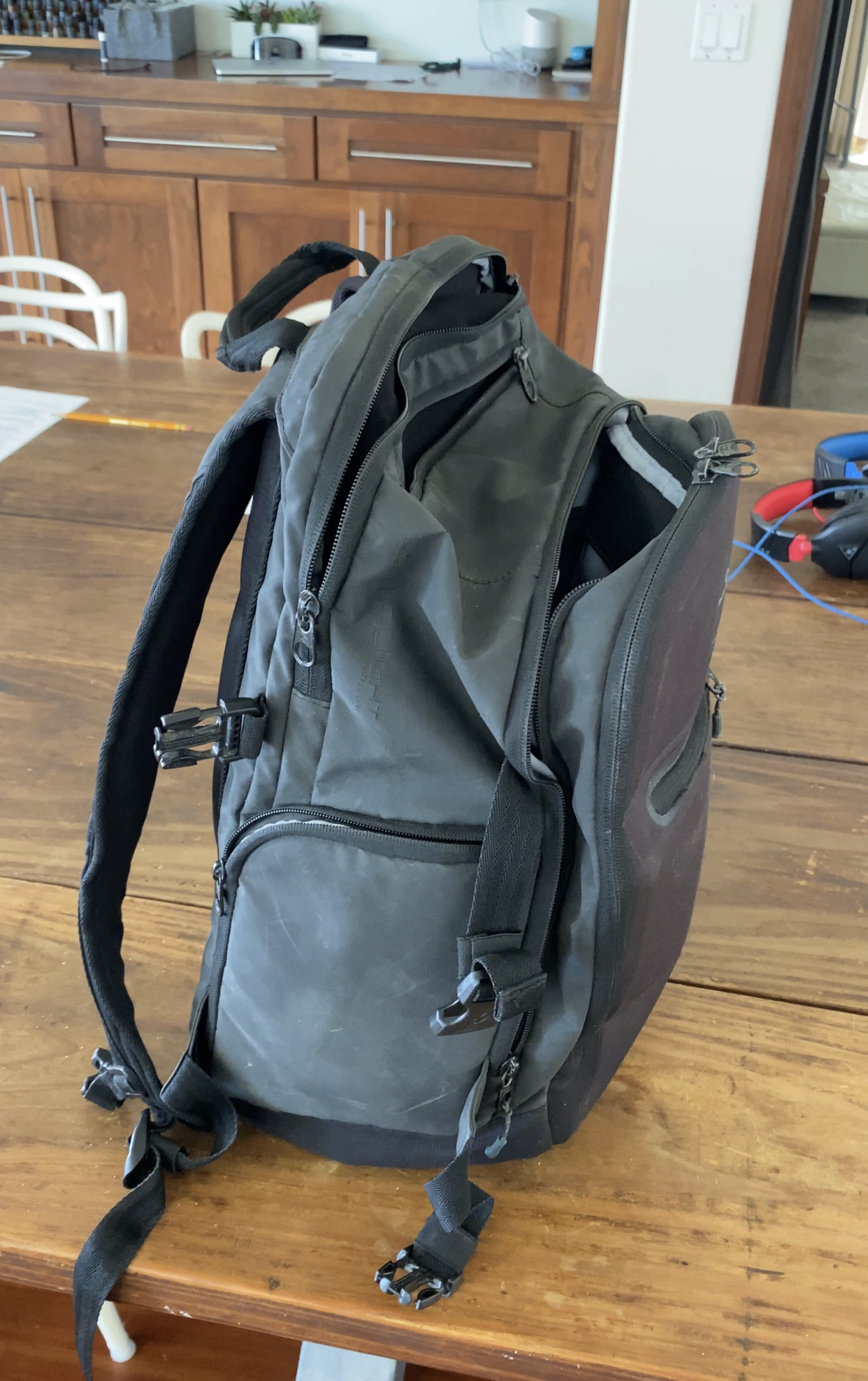 The F-Light Surf 40L Midnight is a great backpack designed for your next surf adventure. It's built from a water-resistant TPE coated fabric with an EVA moulded front panel for added protection for