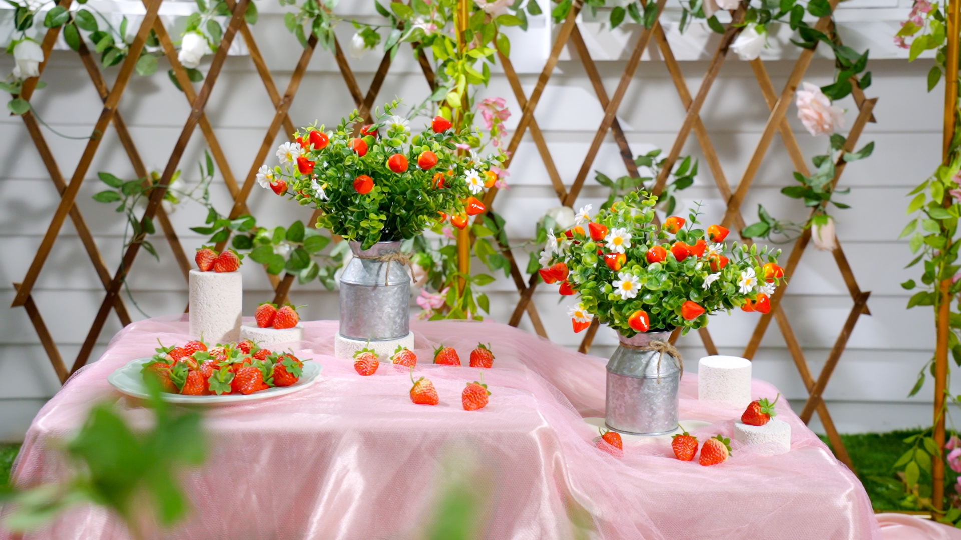 Amazon.com: Mimorou 6 Sets Summer Strawberry Centerpieces for