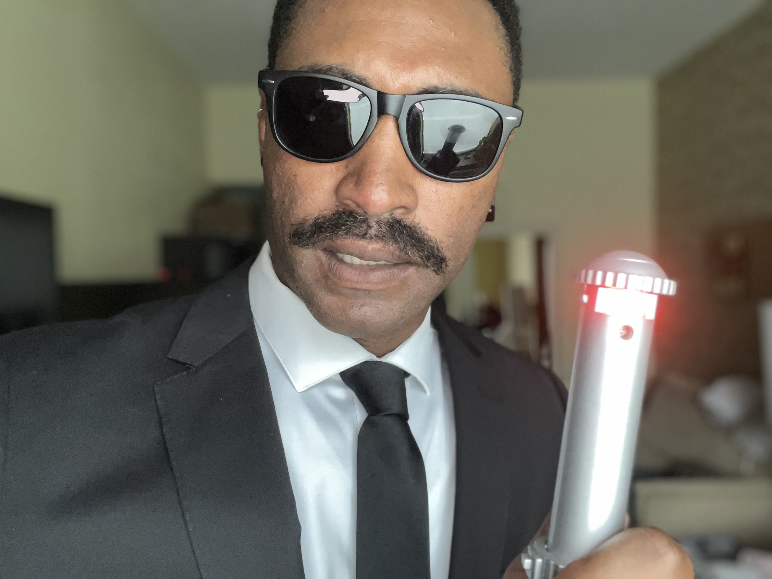 Men in Black Alien Attack - Neuralizer Toy Movie Replica - with Sound ...