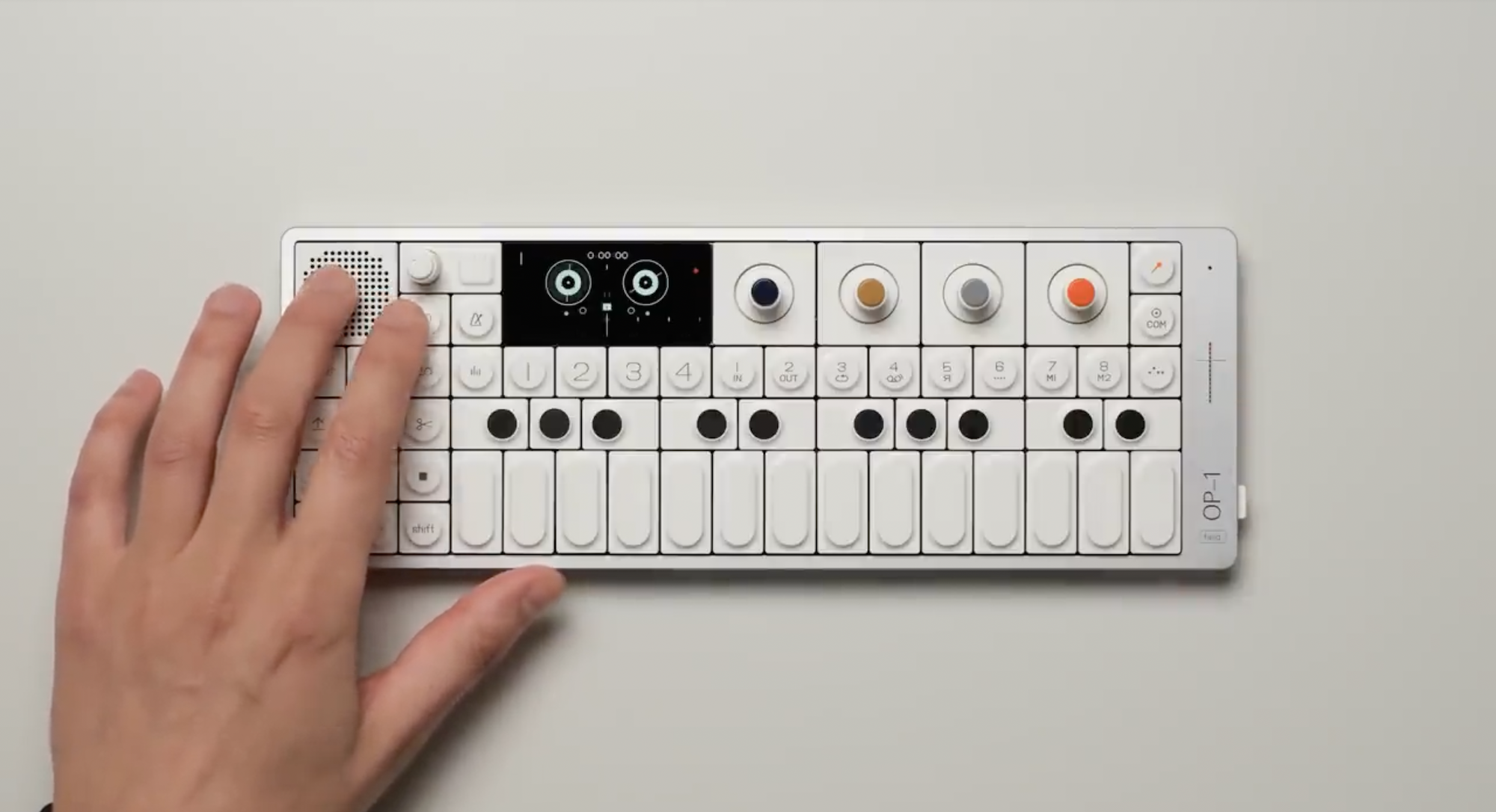Teenage Engineering OP-1 field プロ向けシンセサイザー サンプラー
