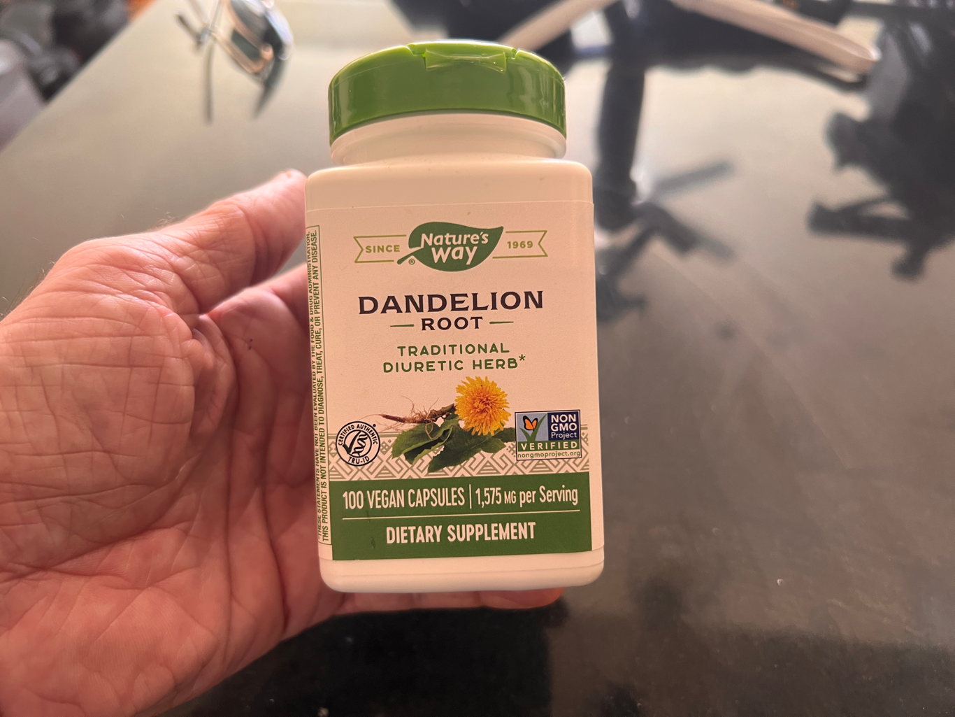 Nature's Way Dandelion Root, Traditional Diuretic Herb*, Traditionally used to Soothe Digestive Upset*, Vegan, 180 Capsules (Packaging May Vary)
