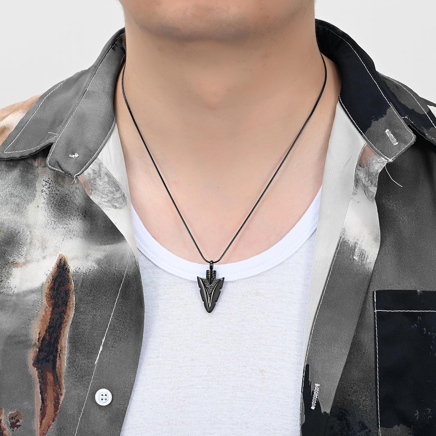 Hearbeingt Urn Necklace for Men Arrowhead Cremation Jewelry for Ashes Memorial Lockets Keepsakes Pendant for Women Men Memory Gift - Image 4
