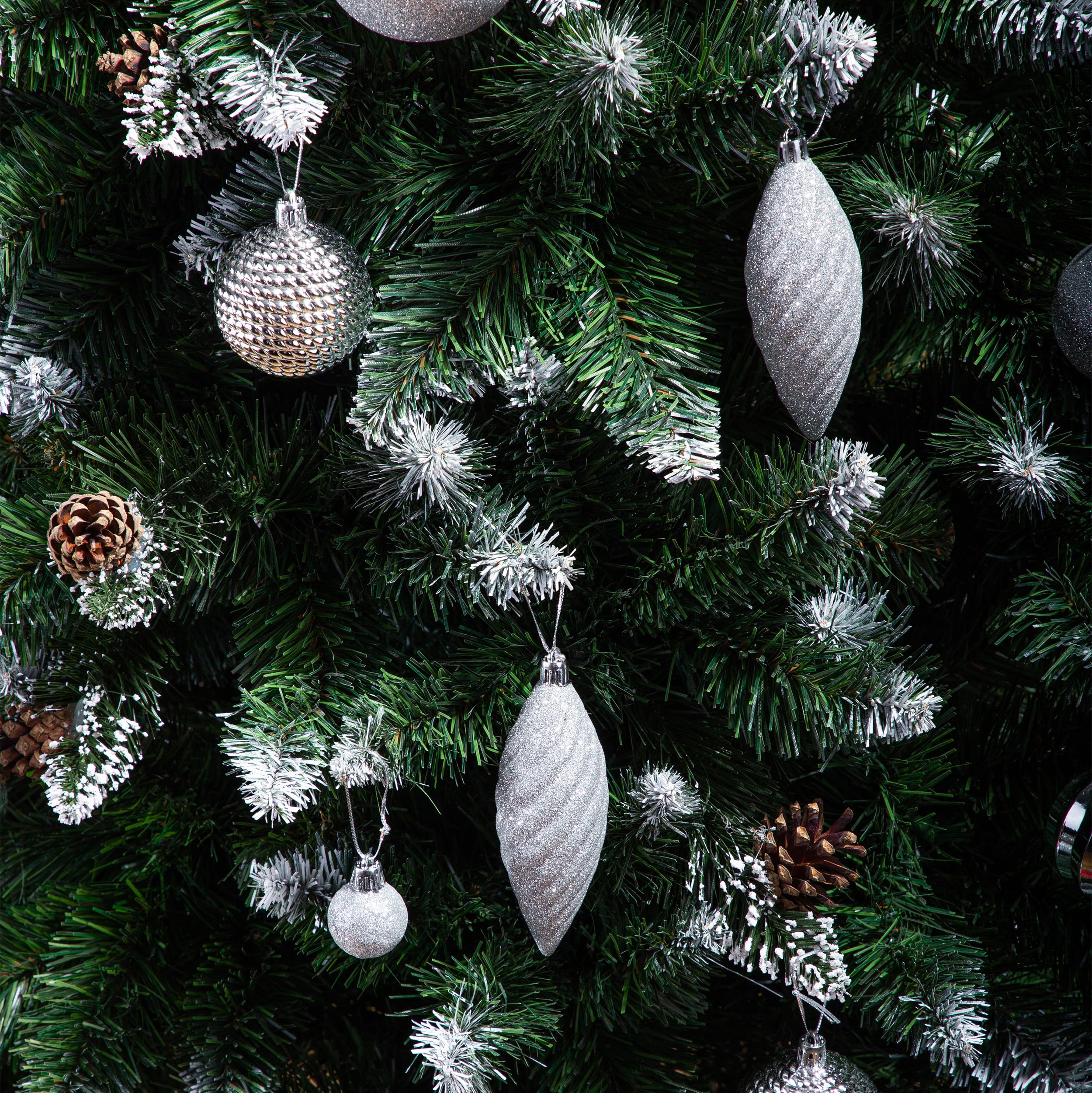 FairyTrees Pino Naturale con Punte innevate, Albero di Natale Artificiale, PVC, pigne Naturali, Supporto in Legno, 220cm