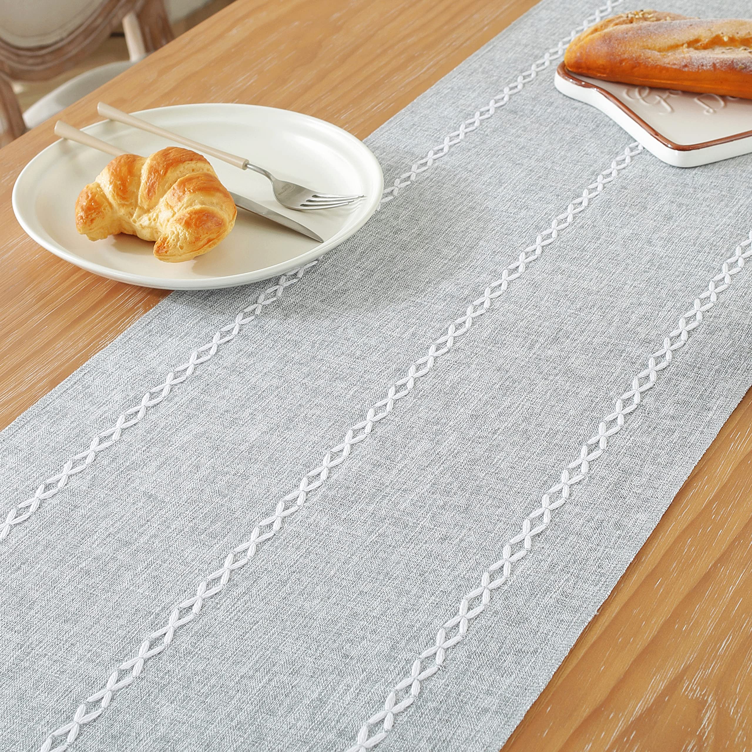 Gracie Oaks Chemin De Table Rustique Style Maison De Campagne En Toile De Jute Tressee A La Main Avec Pampilles Pour Les Fetes C100422945