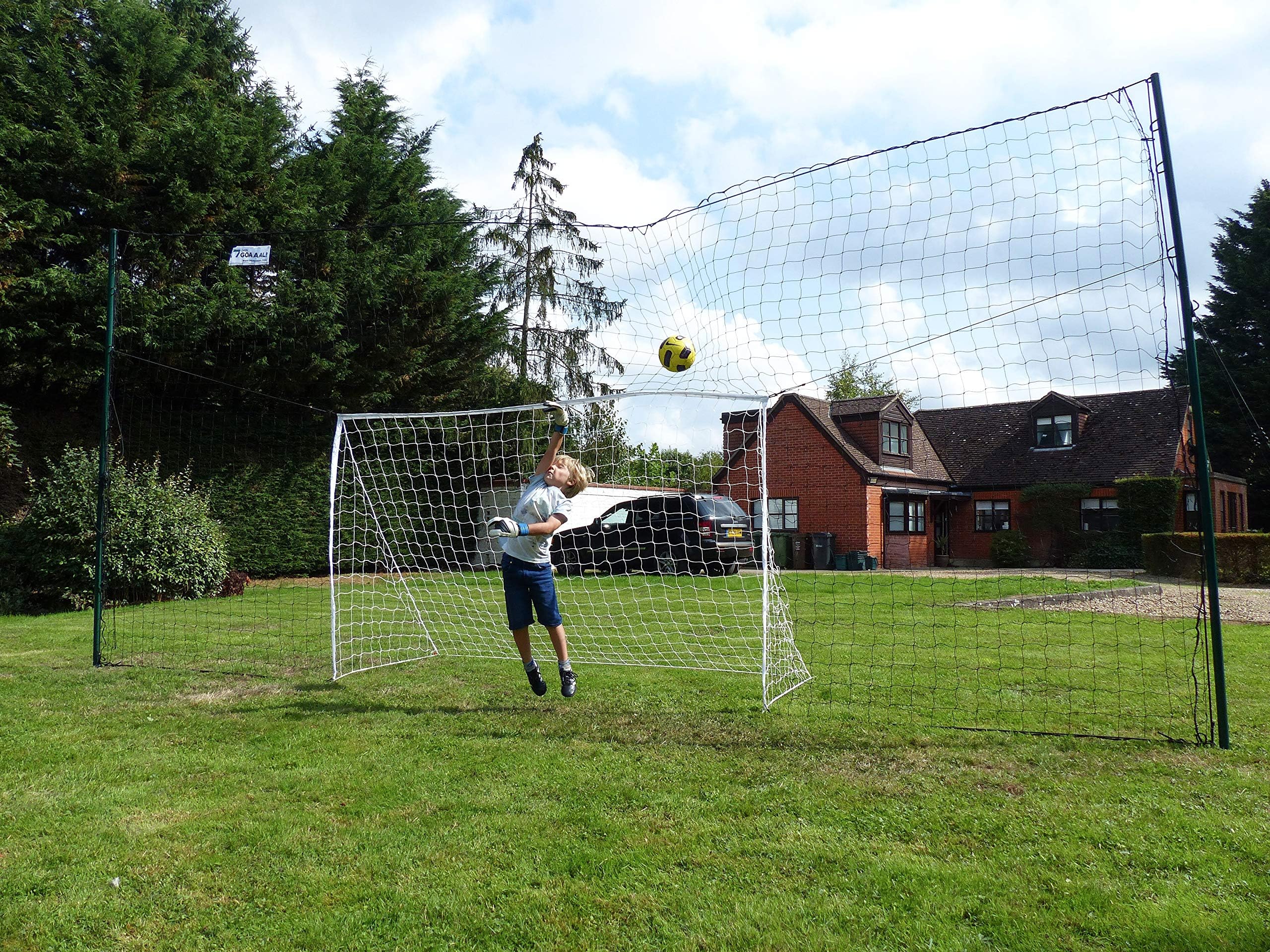 Open Goaaal! Standard Size - AS SEEN on DRAGONS DEN! - Winner ISPO 2019 Best Team Sports Product! - Stops shots going over, & rebounds them back!