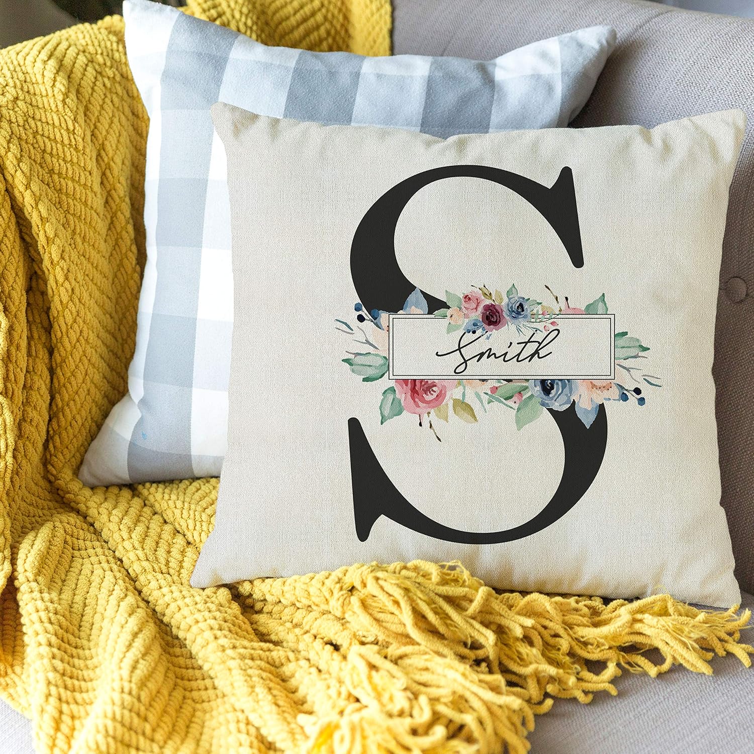 Home Décor Personalized Throw Pillow Case | Customize 18x18 Christmas Valentines Mother's Day Birthday Anniversary Housewarming Gift Covers | Initial Wreath Family Name | C01D01