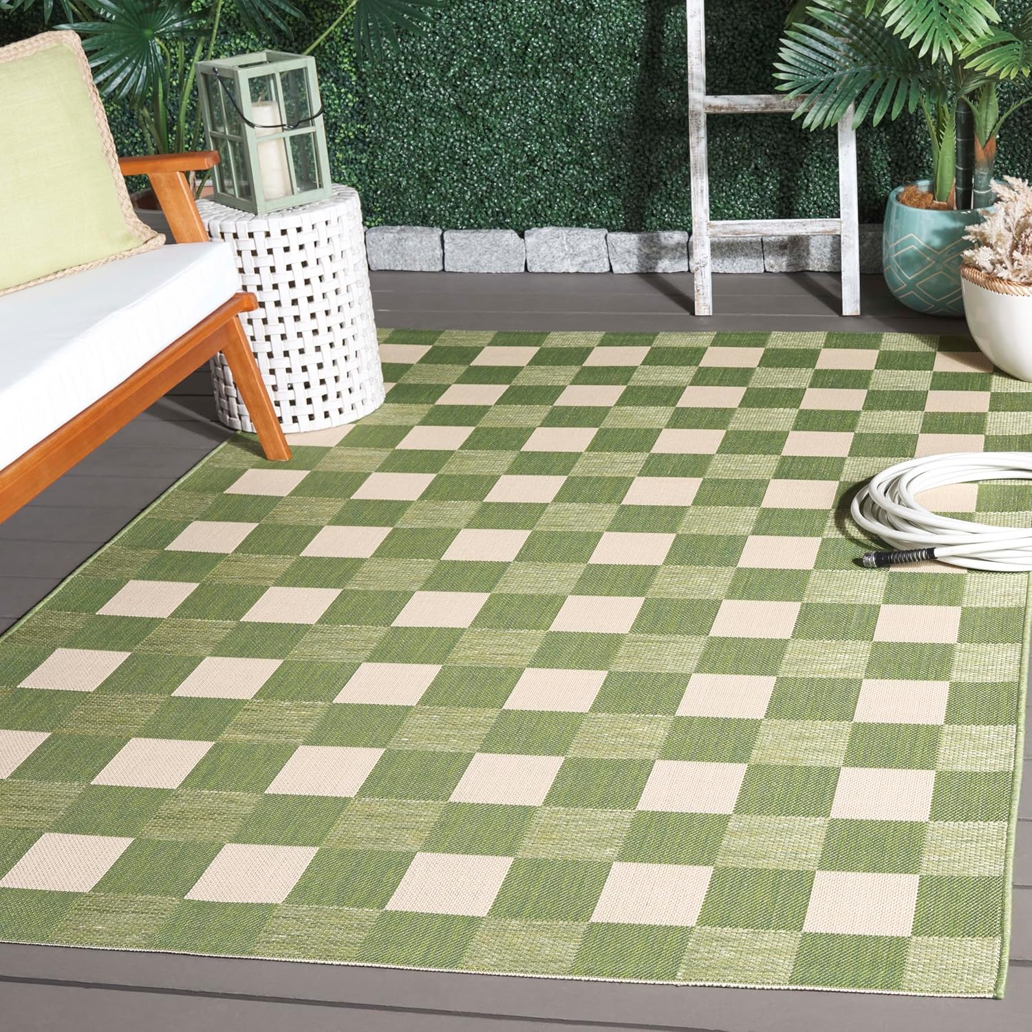 SAFAVIEH Washable Rug Outdoor Courtyard Collection - 6'7 Square, Green & Sage, Checkered Pattern, Non-Shedding & Easy Cleaning, Ideal for Patio, Backyard, Mudroom (CY6442-45321)