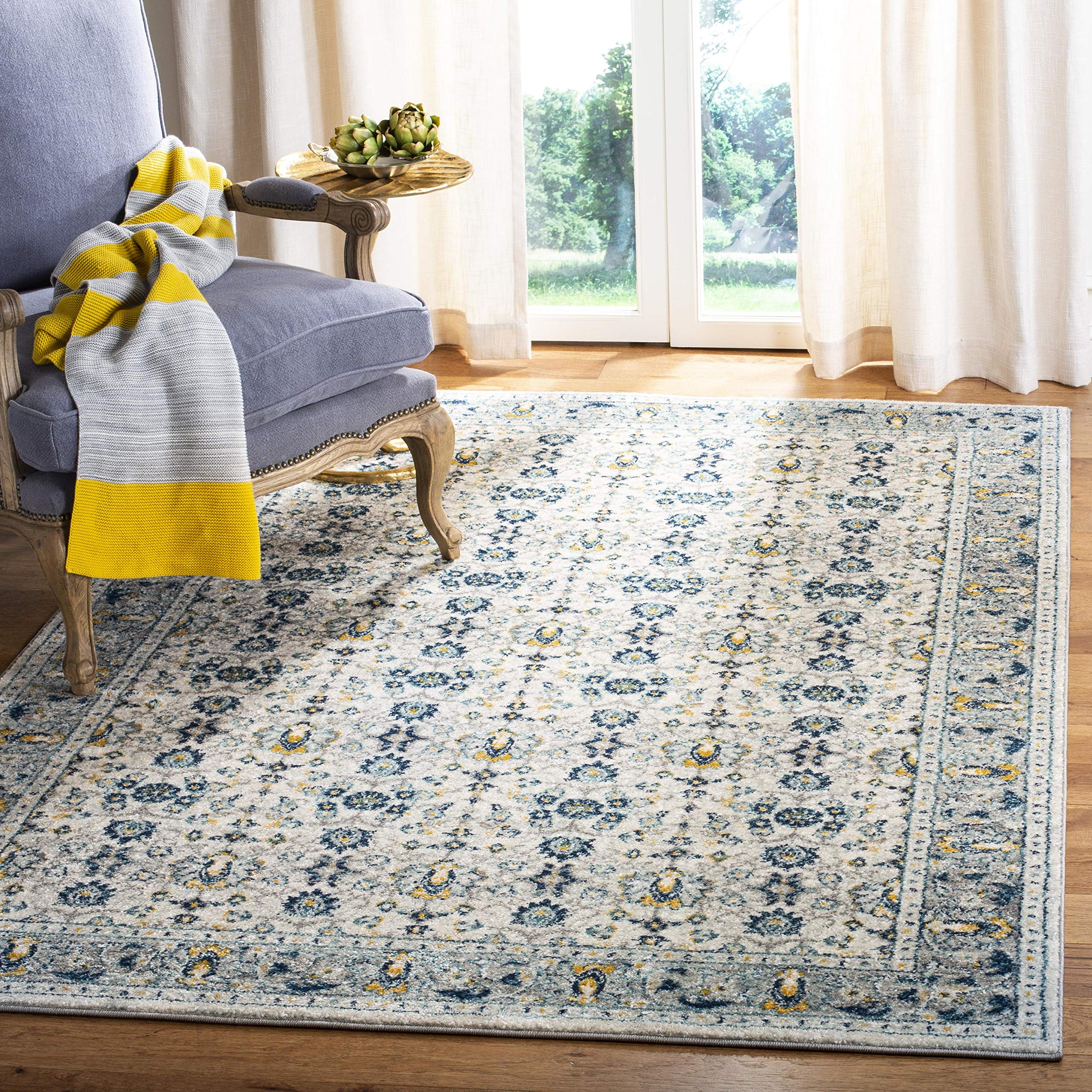 SAFAVIEH Madison Collection Area Rug - 5'3" x 7'6", Ivory & Navy, Oriental Distressed Design, Non-Shedding & Easy Care, Ideal for High Traffic Areas