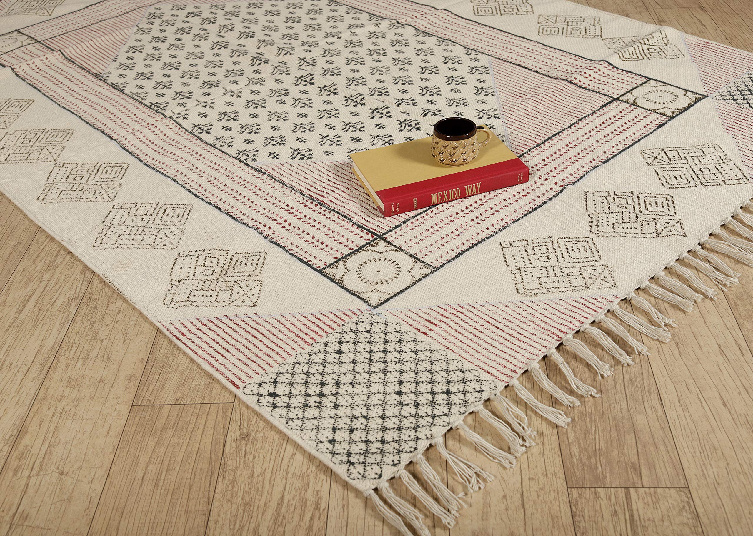 Ravaiyaa - Attitude is everything Cotton Block Print Traditional Area Rug (White, 6'3"x 4' Feet)