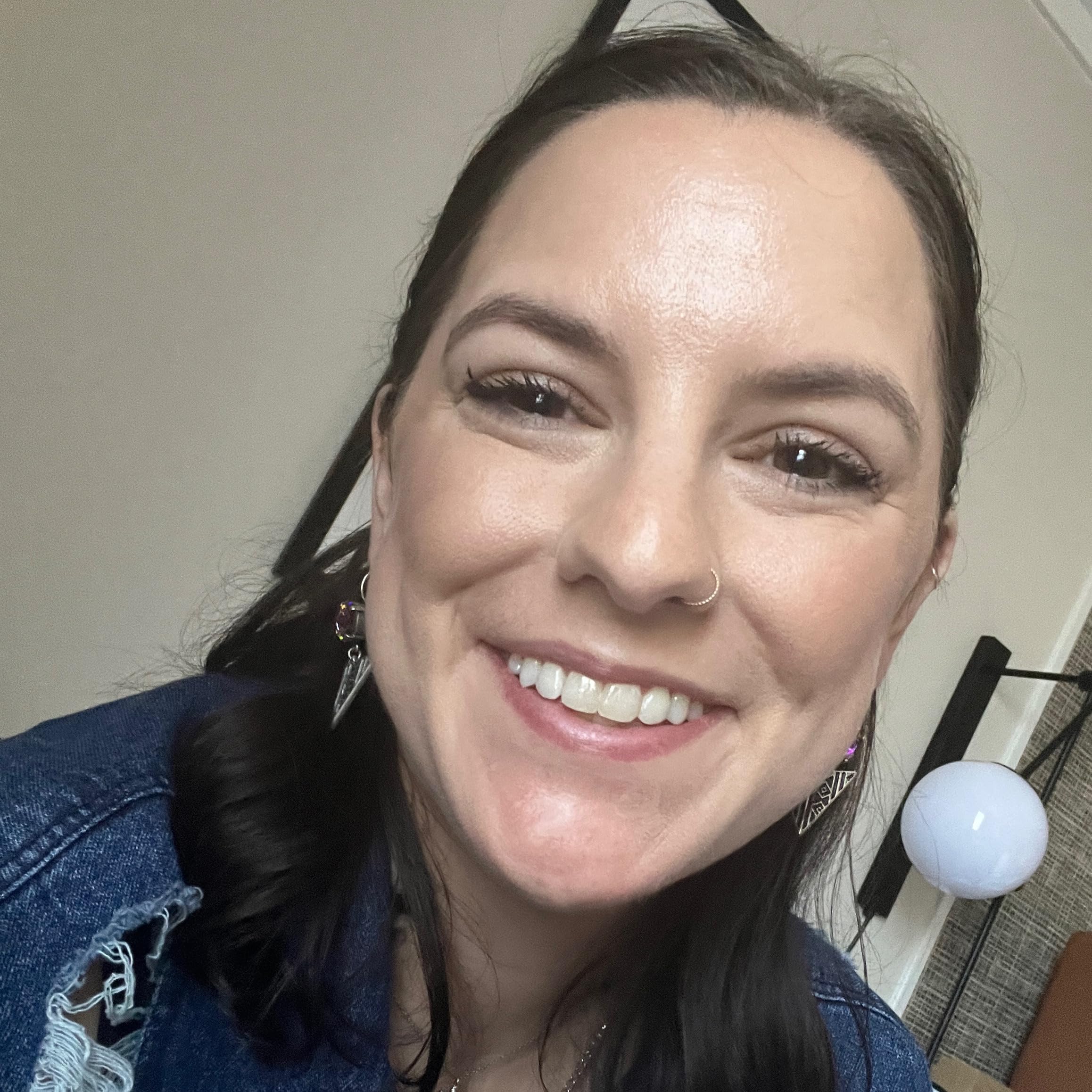 Ashley Hawthorne's Amazon Page