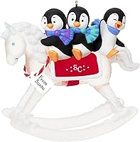 Vista 1 de Hallmark Keepsake Adorno de Navidad 2025, un regalo de Papá Noel, regalos para los amantes de los pingüinos