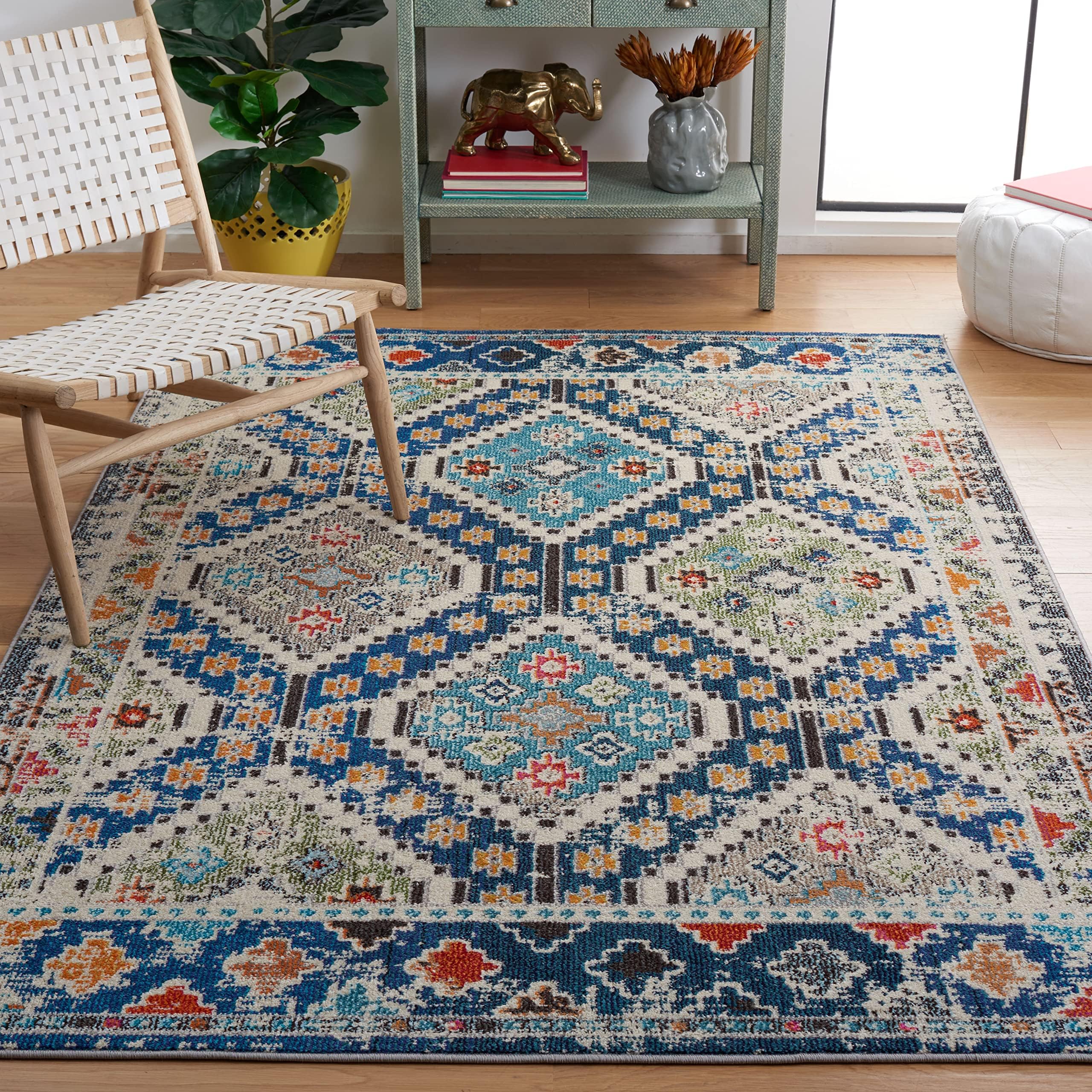 SAFAVIEH Madison Collection Accent Rug - 3' x 5', Navy & Beige, Boho Diamond Distressed Design, Non-Shedding & Easy Care, Ideal for High Traffic Areas in Entryway, Living Room, Bedroom (MAD418M)