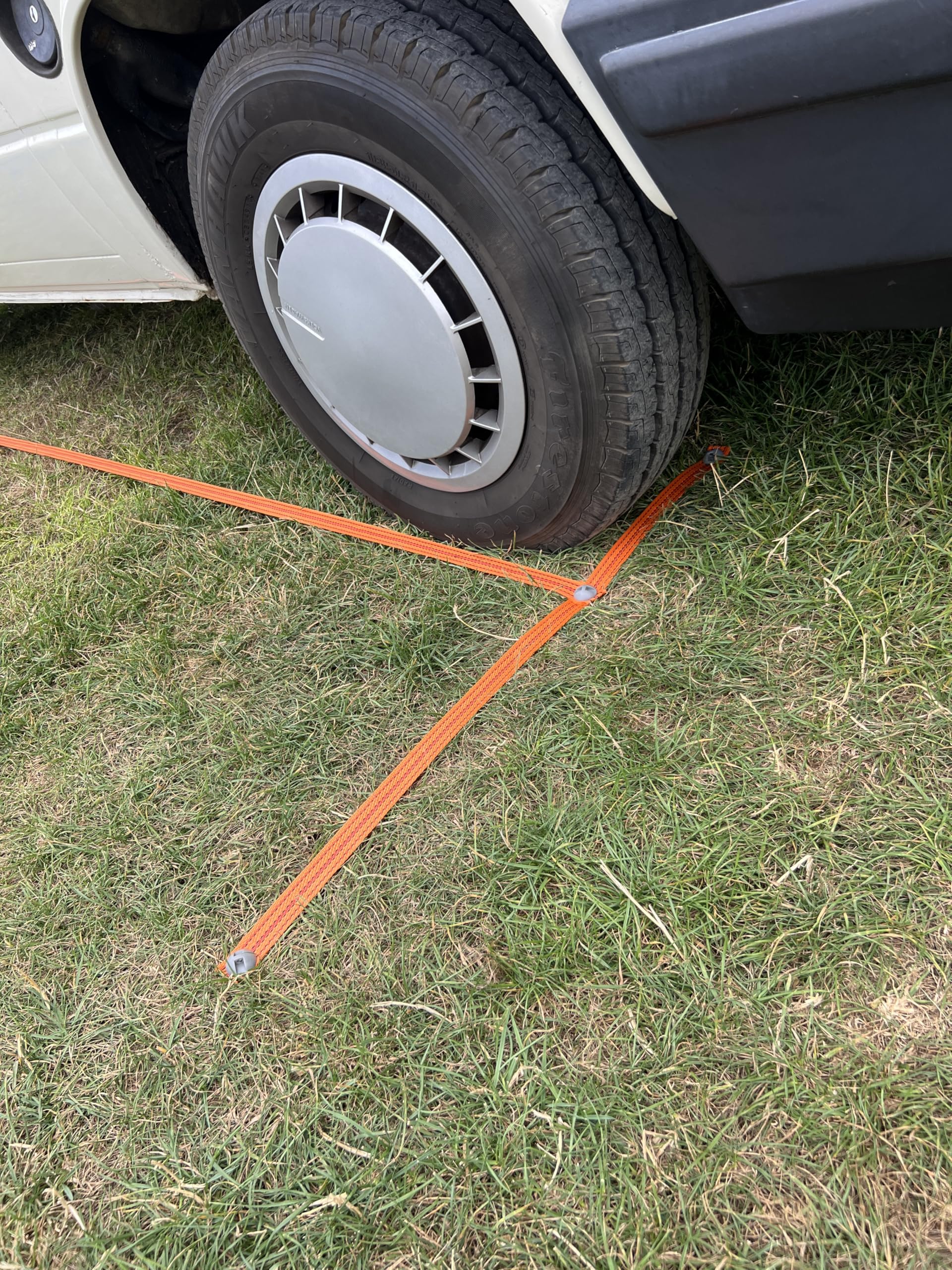 Parking Marker for Campervans & Motorhomes – Easy Driveaway Awning Lineup Strip (5 Meters) — view 3