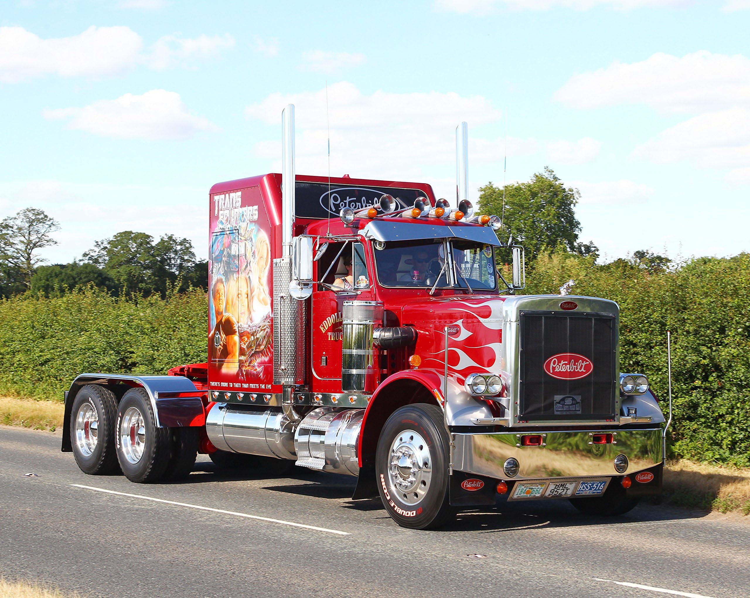 Mouse mat featuring a Peterbilt Truck.