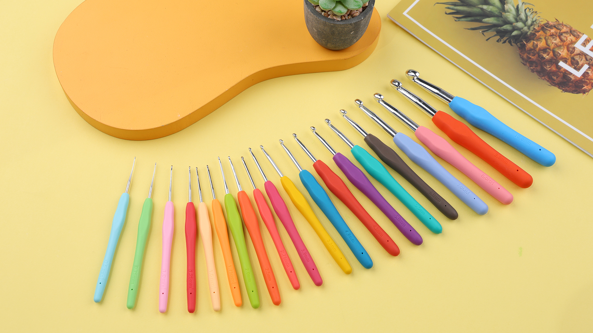 Amazon.com: 9 mm Crochet Hook, Ergonomic Handle for Arthritic