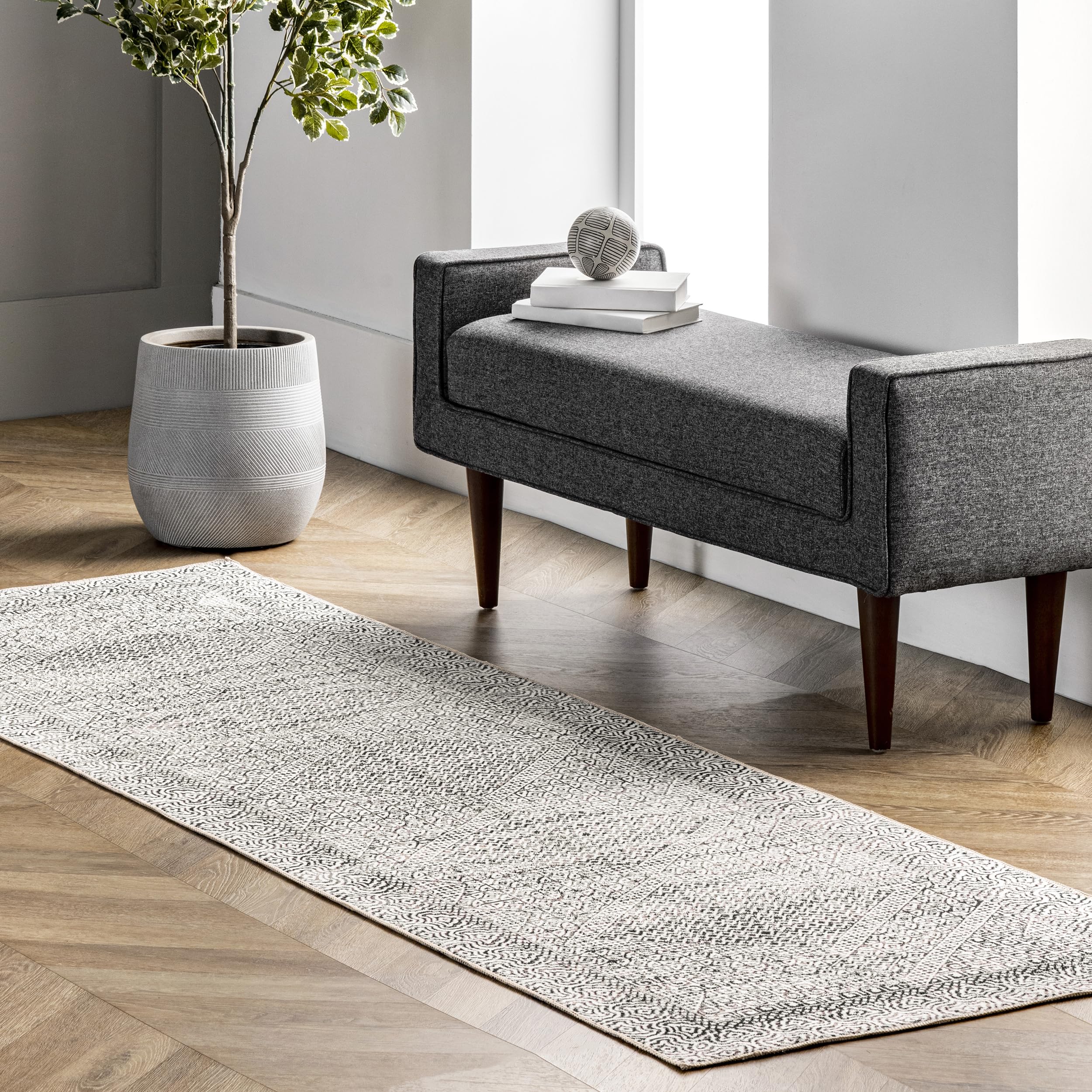 Tapis de couloir gris lavable fini les taches tenaces dans vos entrées fréquentées