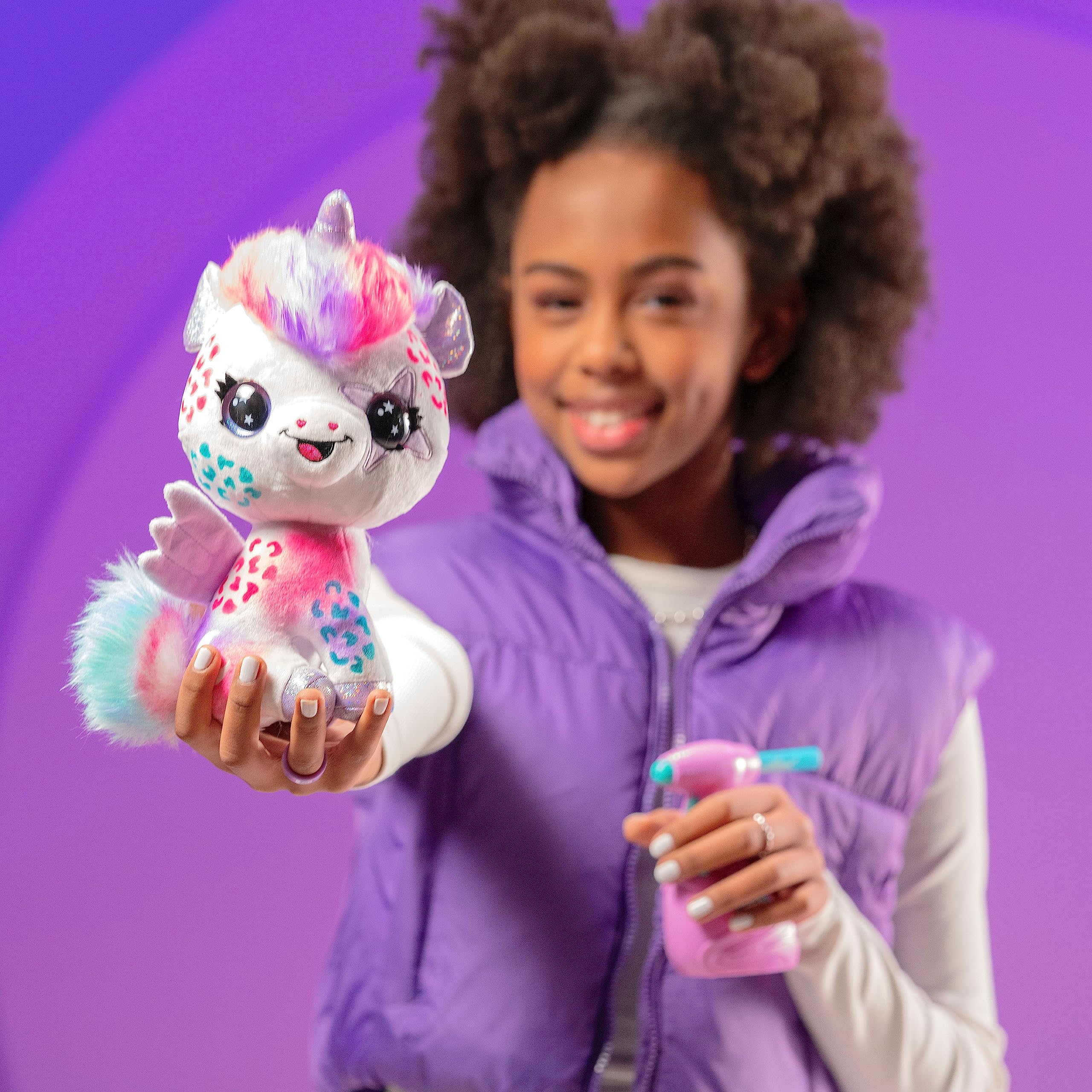 Airbrush Plush Canal Toys Magical Unicorn, Customisable Plush Toy with Airbrush Markers and Stencils - Image 4