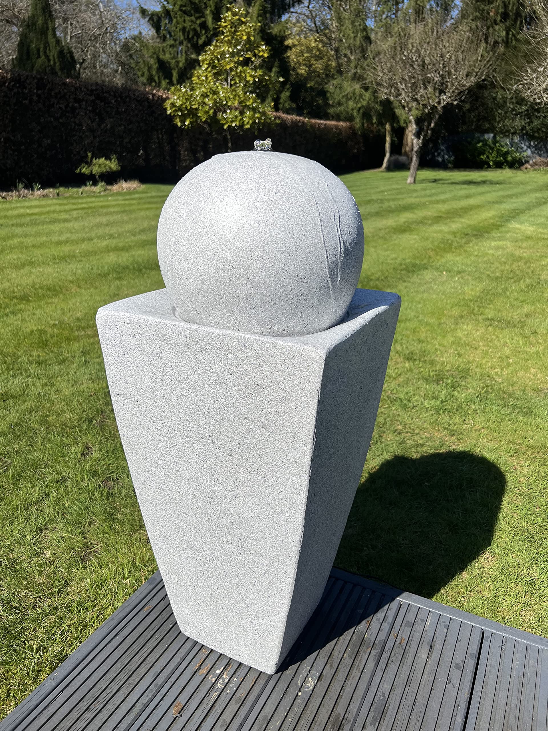 Allpondsolutions White Outdoor Self Contained Round Ball On Vase Feature With Led Lights In Full - Solar Panel 84X33x33