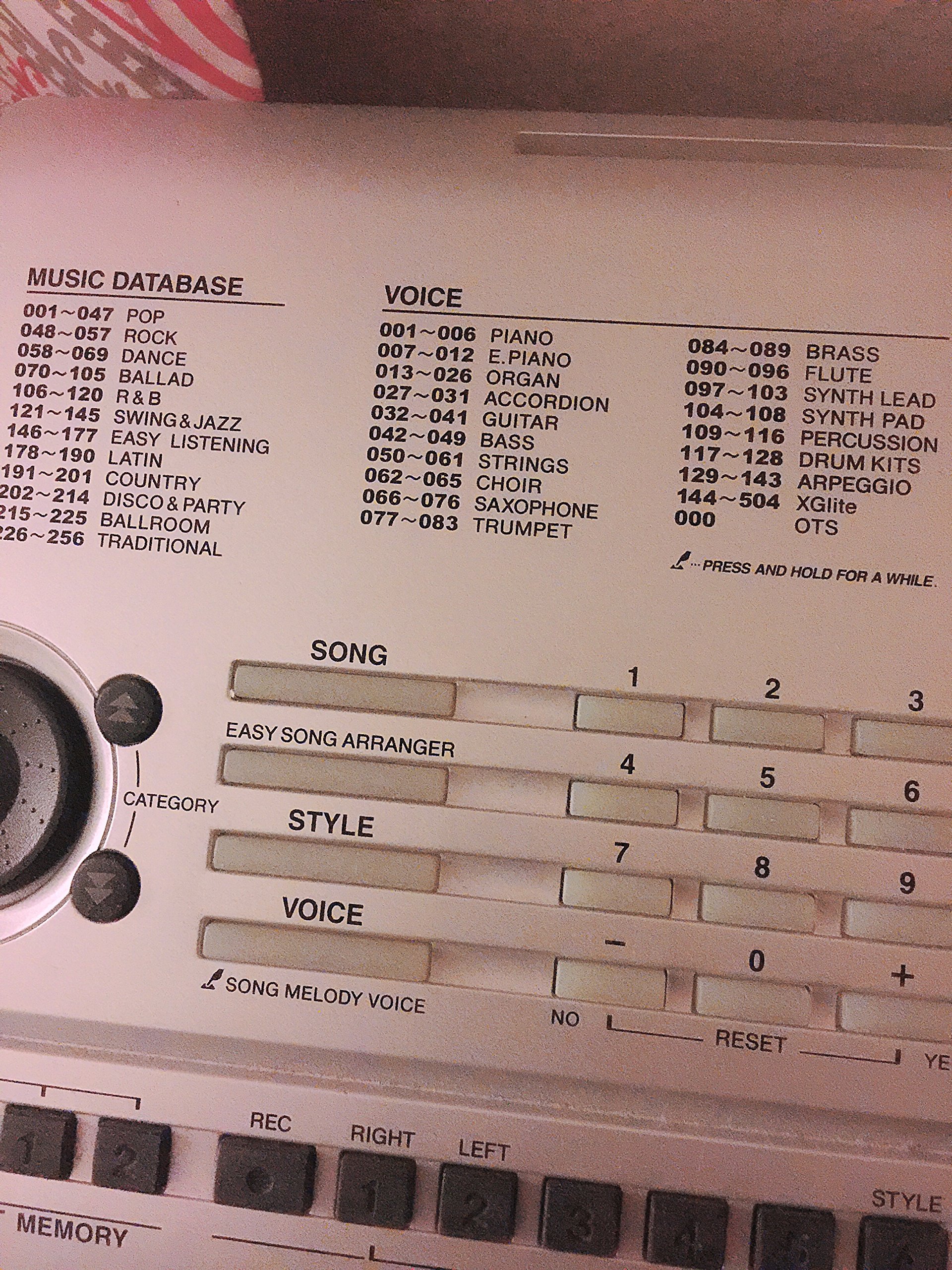 Yamaha PSR-E403 - Portable Keyboard & Synthesiser - 61 Touch