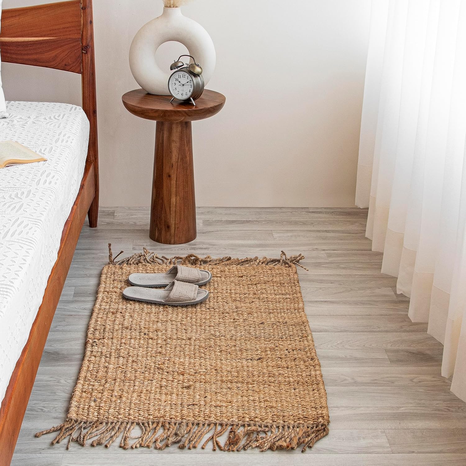 HOMEMONDE Handwoven Chunky Jute Rug with Tassels 2'x3' - Boho Home Decor Natural Rustic Farmhouse Area Rug, Ideal for High Traffic Areas - Entryway, Bedroom, Kitchen, Living Room and Hallway