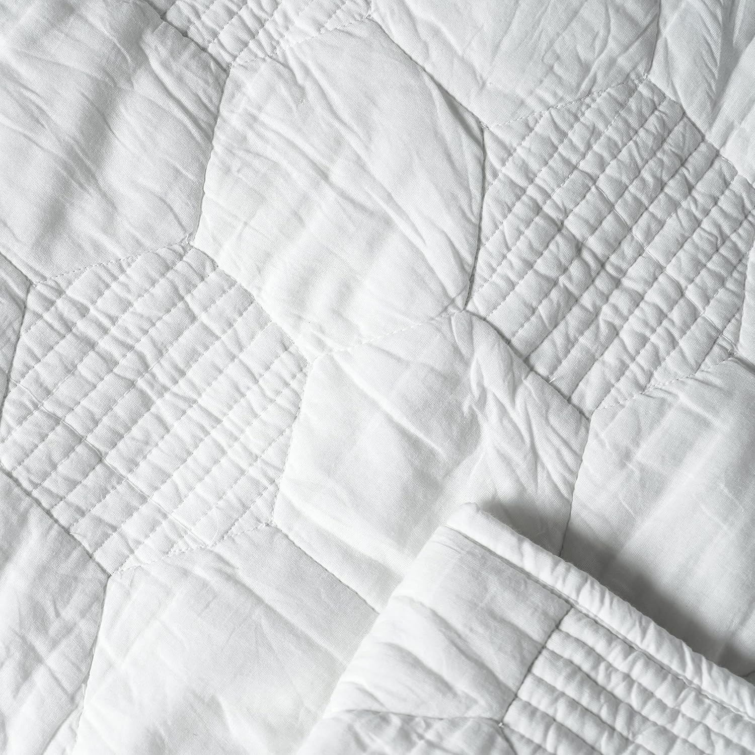 White Cotton Quilted Bedspread with Hexagon Pattern, King Size Quilt, 60X90 inches