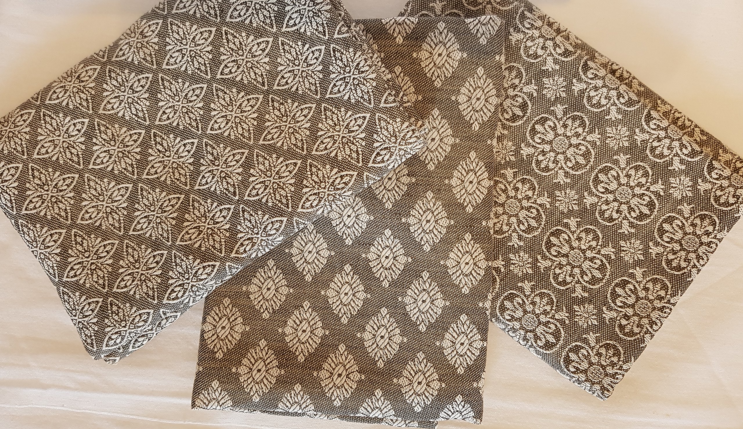 uebelhoer – Set 3 strofinacci – Ornament – Misto Lino – 50% Lino, 50% cotone – Tessuto 48 x 70 cm – Mocca