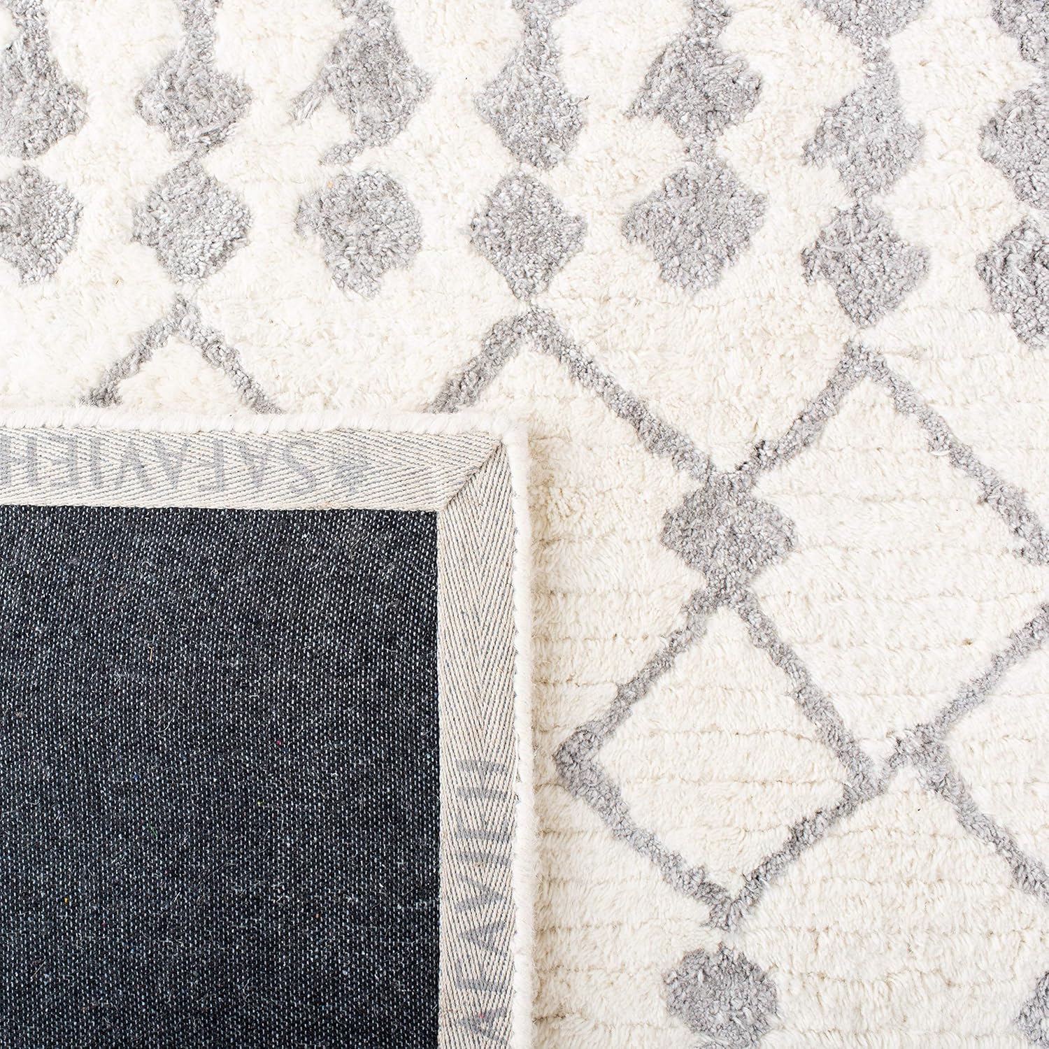 SAFAVIEH Casablanca Collection Runner Rug - 2'3" x 8', Ivory & Silver, Handmade Moroccan Wool, 0.5-inch Thick Ideal for High Traffic Areas in Living Room, Bedroom (CSB203G)