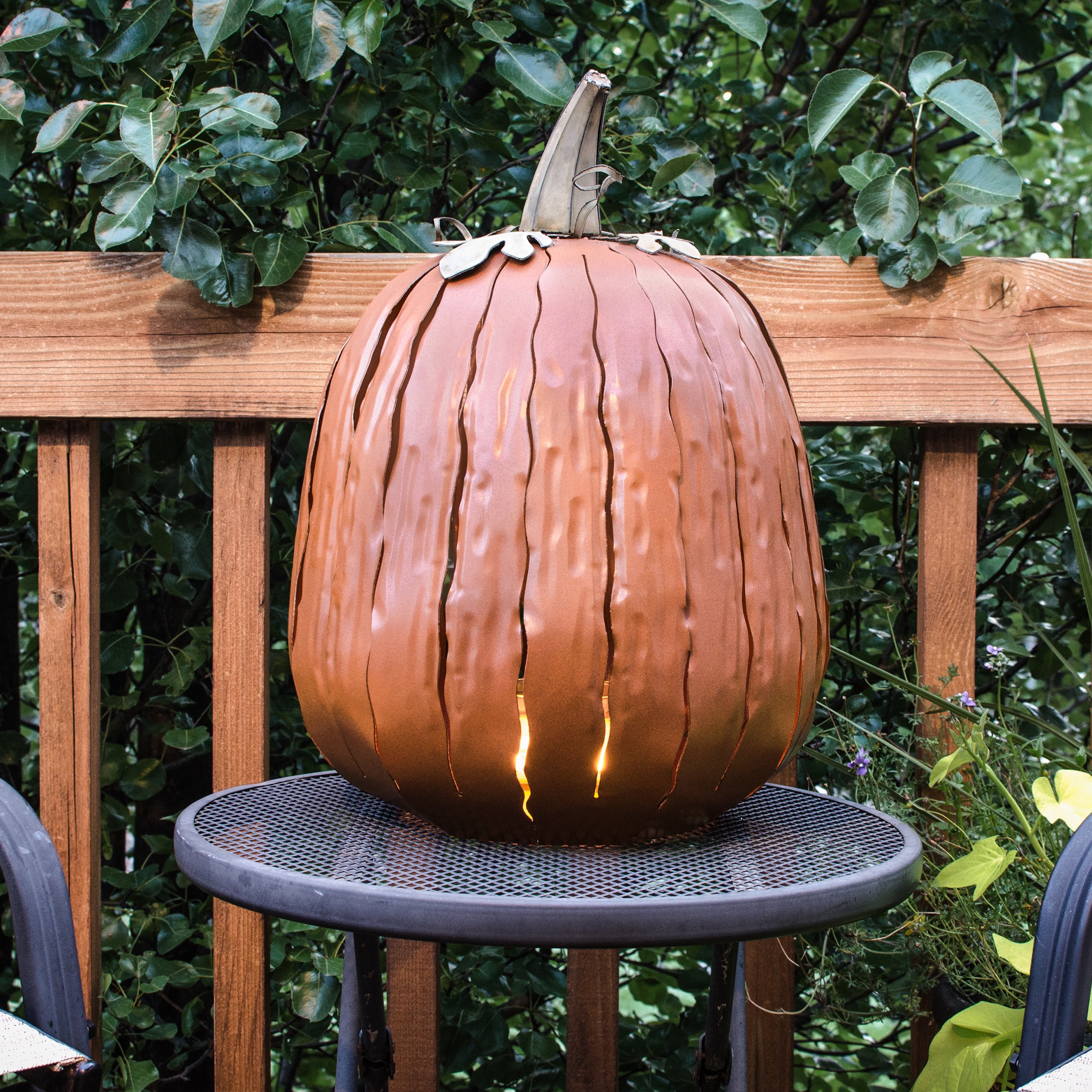 Desert Steel Great Pumpkin Lantern – Halloween Pumpkin – Garden Decor (12-inch)